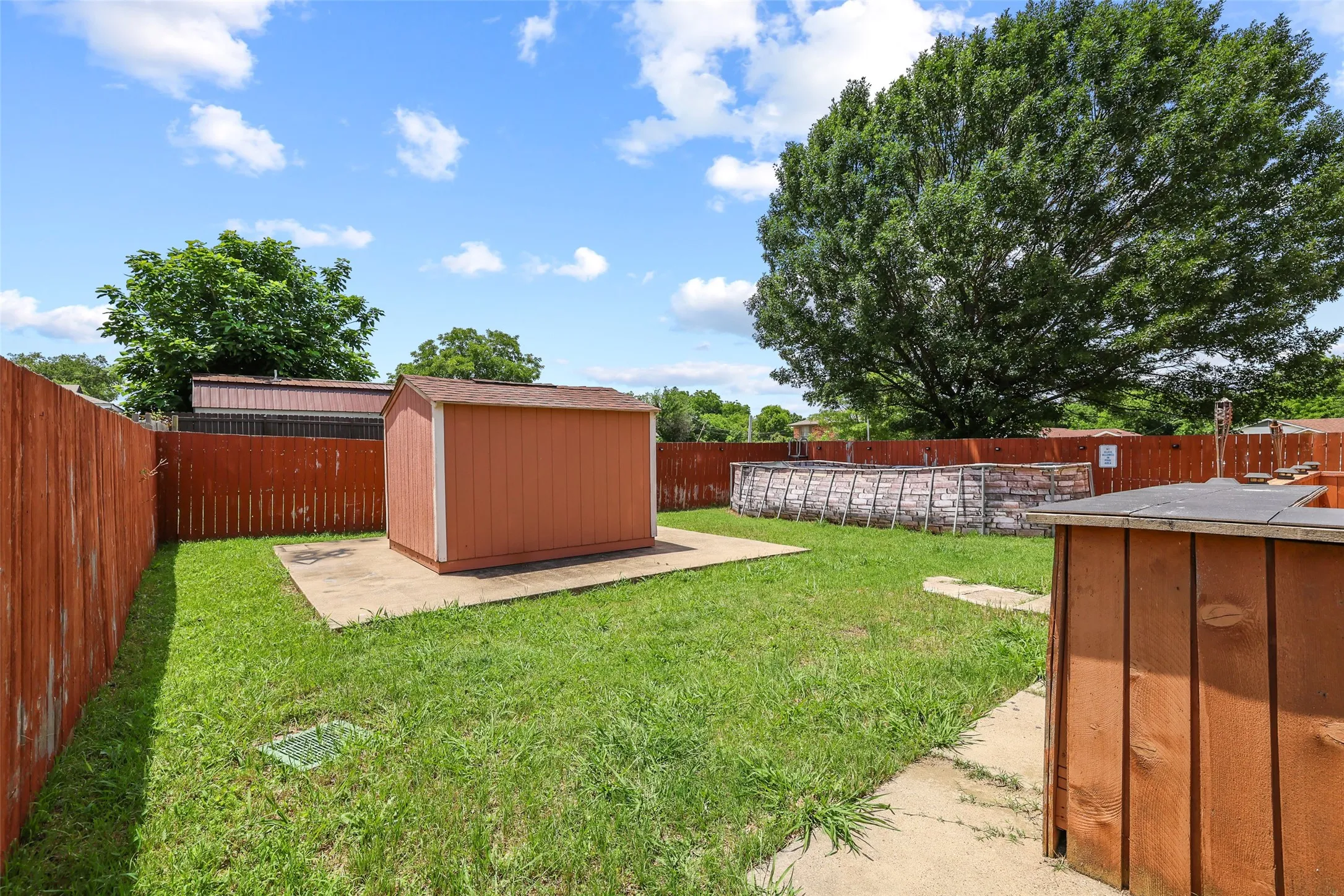Single Family Residence For Sale in Dallas County , 204 E Avenue D, Garland, Texas 75040, 2 Bedroom, 3 Bathroom, Garage spaces, 2,184 Sqft, built in 1950, mls#21283908, Real Estate Agent in Garland, Homes For Sale in Dallas county, Homes For Sale in Garland, Realtor in Garland Texas, Real Estate Brokerage Independent Realty Texas, Luminita Cordes Realtor