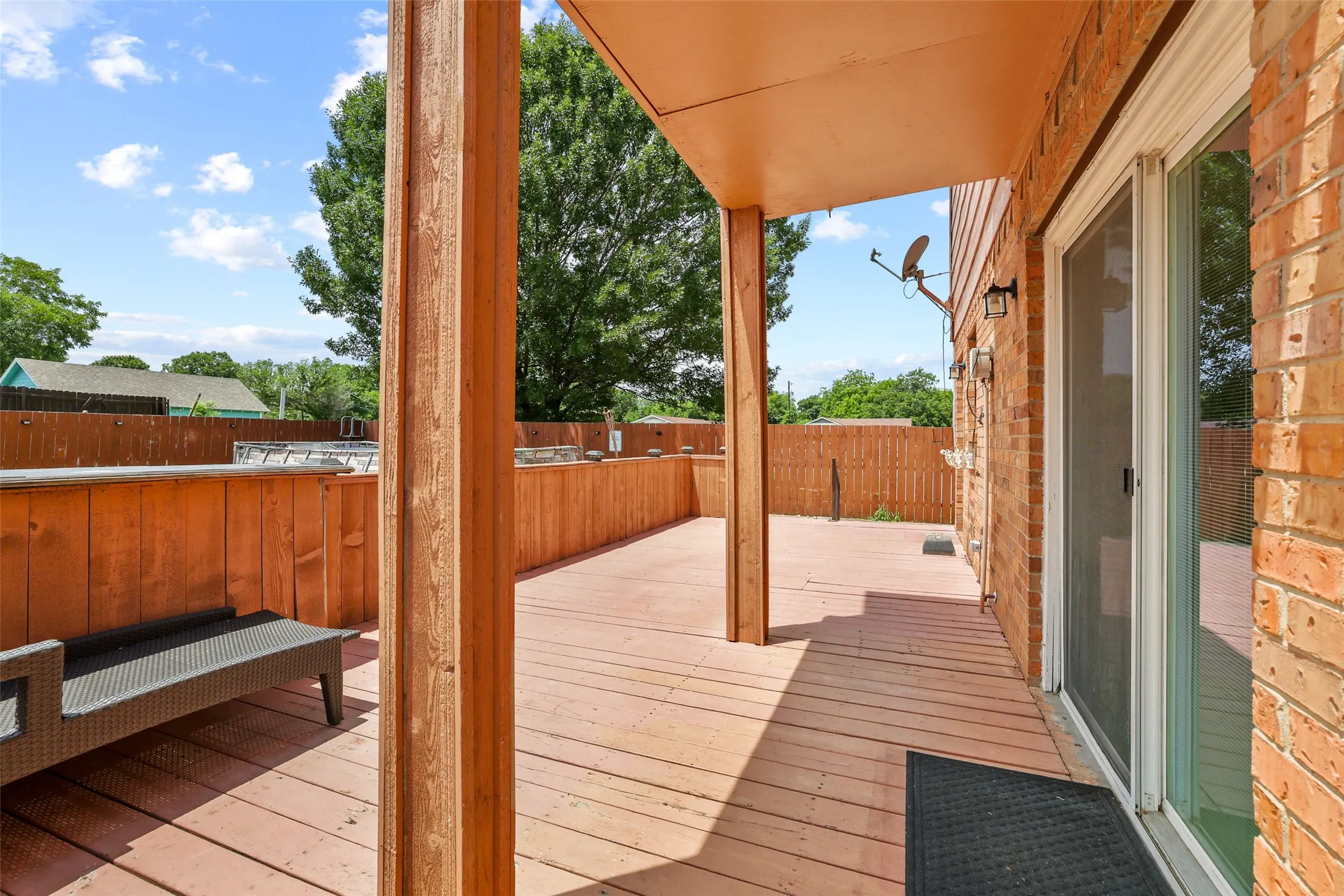 Single Family Residence For Sale in Dallas County , 204 E Avenue D, Garland, Texas 75040, 2 Bedroom, 3 Bathroom, Garage spaces, 2,184 Sqft, built in 1950, mls#21283908, Real Estate Agent in Garland, Homes For Sale in Dallas county, Homes For Sale in Garland, Realtor in Garland Texas, Real Estate Brokerage Independent Realty Texas, Luminita Cordes Realtor