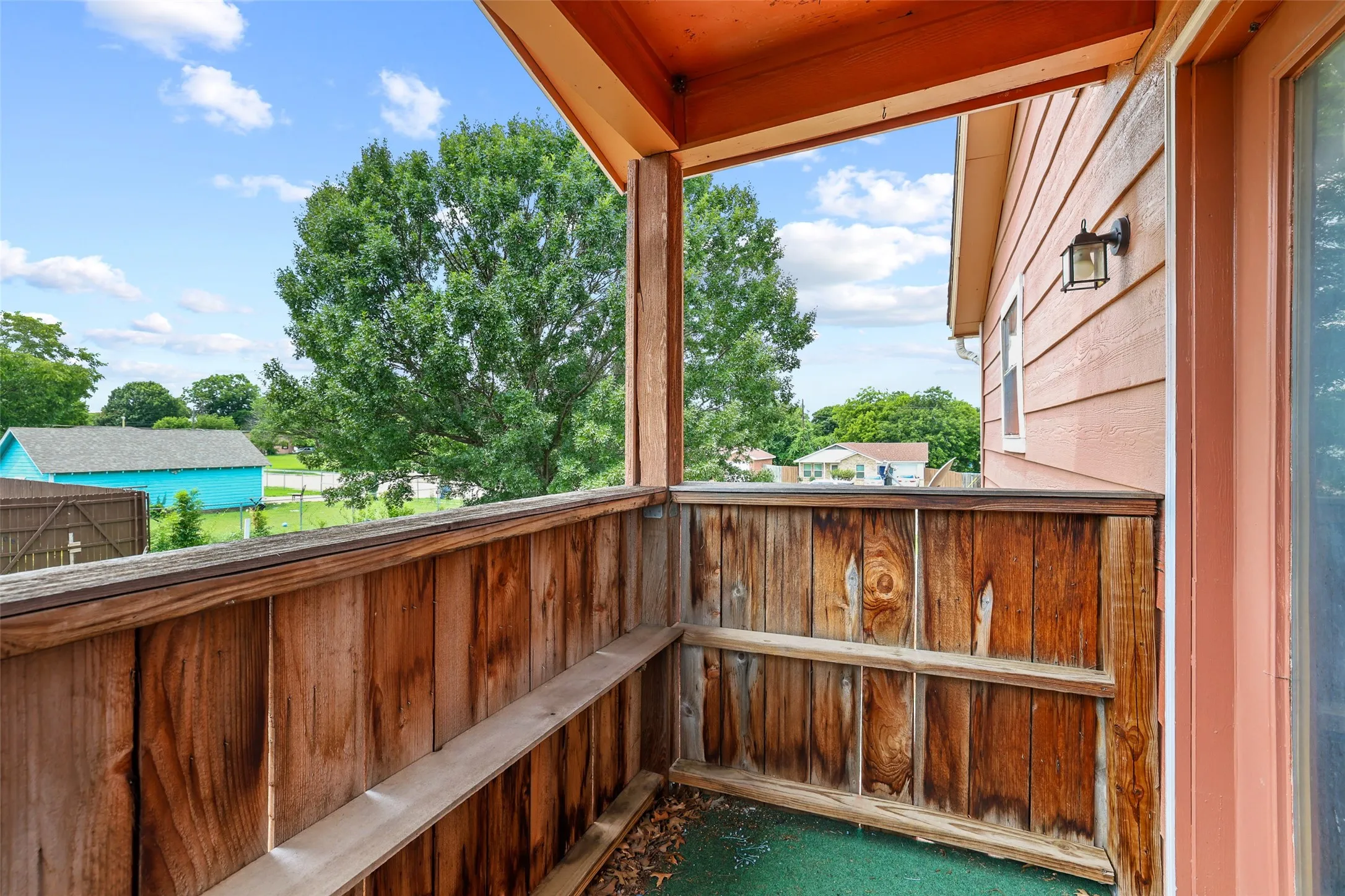 Principal bedroom balcony.