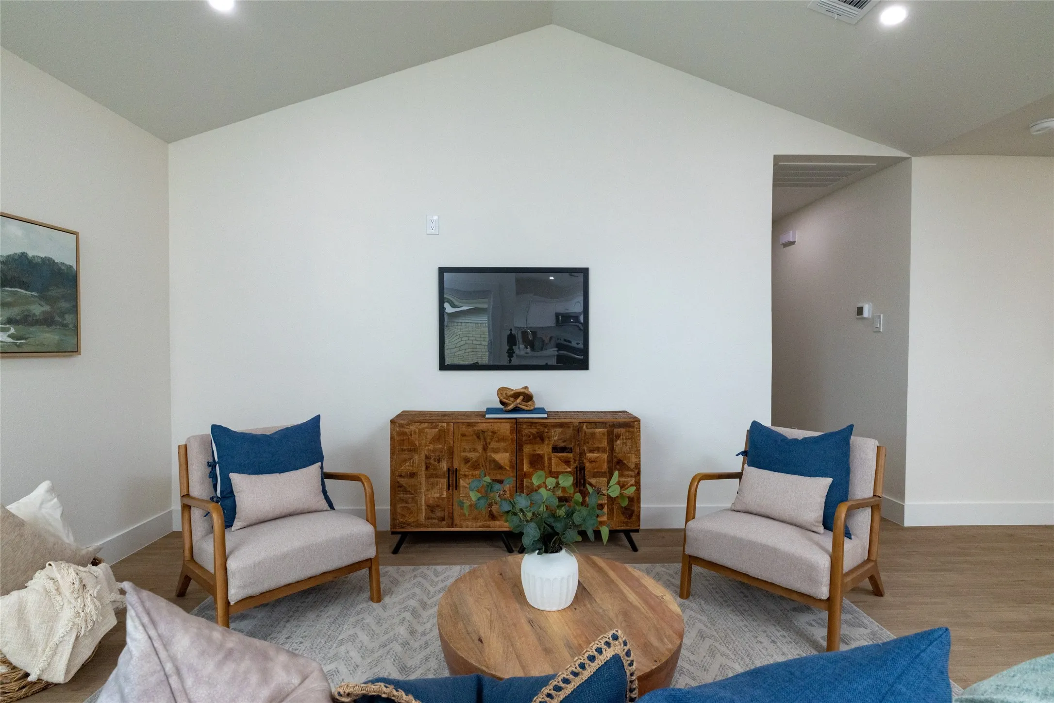 Single Family Residence For Sale in Denton County , 112 Village Drive, Lewisville, Texas 75067, 3 Bedroom, 2 Bathroom, 2 Garage spaces, 1,500 Sqft, built in 1970, mls#21285616, Real Estate Agent in Lewisville, Homes For Sale in Denton county, Homes For Sale in Lewisville, Realtor in Lewisville Texas, Real Estate Brokerage Independent Realty Texas, Luminita Cordes Realtor