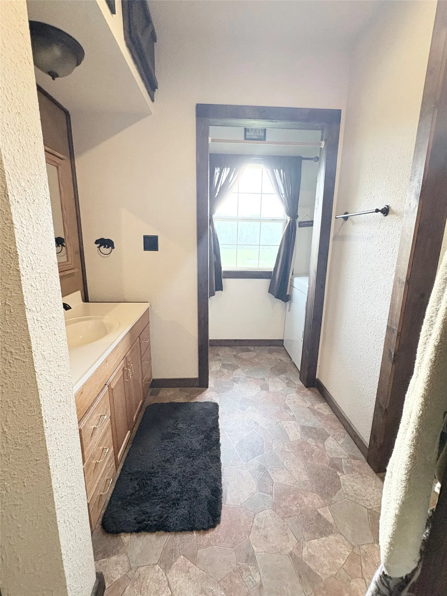 Single Family Residence For Sale in Eastland County , 1117 N Tiffin Road, Ranger, Texas 76470, 3 Bedroom, 2 Bathroom, Garage spaces, 1,860 Sqft, built in 1930, mls#21285850, Real Estate Agent in Ranger, Homes For Sale in Eastland county, Homes For Sale in Ranger, Realtor in Ranger Texas, Real Estate Brokerage Independent Realty Texas, Luminita Cordes Realtor