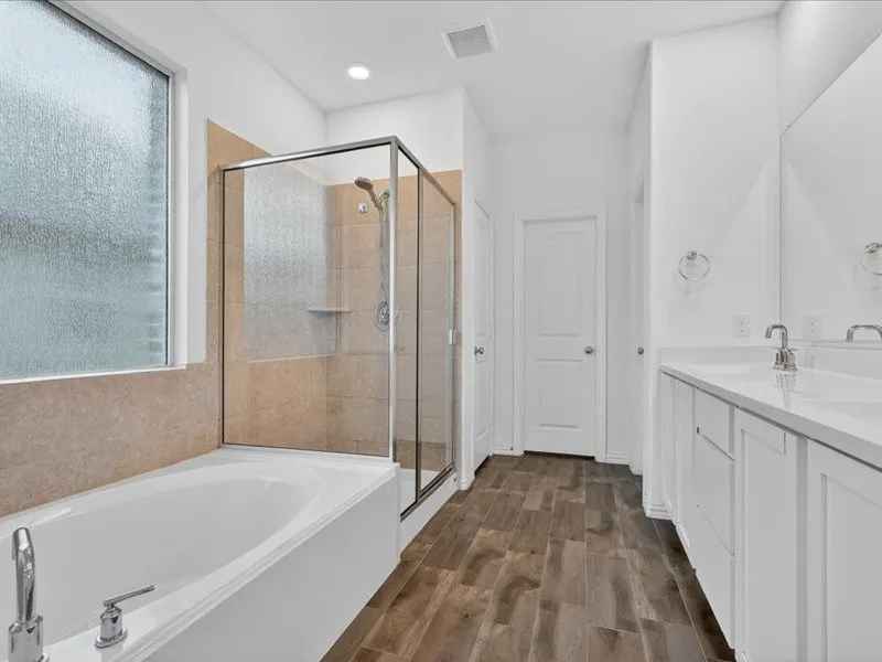 Single Family Residence For Rent in Denton County , 1501 Lake Grove Drive, Little Elm, Texas 75068, 5 Bedroom, 5 Bathroom, 2 Garage spaces, 3,361 Sqft, built in 2021, mls#21285439, Real Estate Agent in Little Elm, Homes For Rent in Denton county, Homes For Rent in Little Elm, Realtor in Little Elm Texas, Real Estate Brokerage Independent Realty Texas, Luminita Cordes Realtor