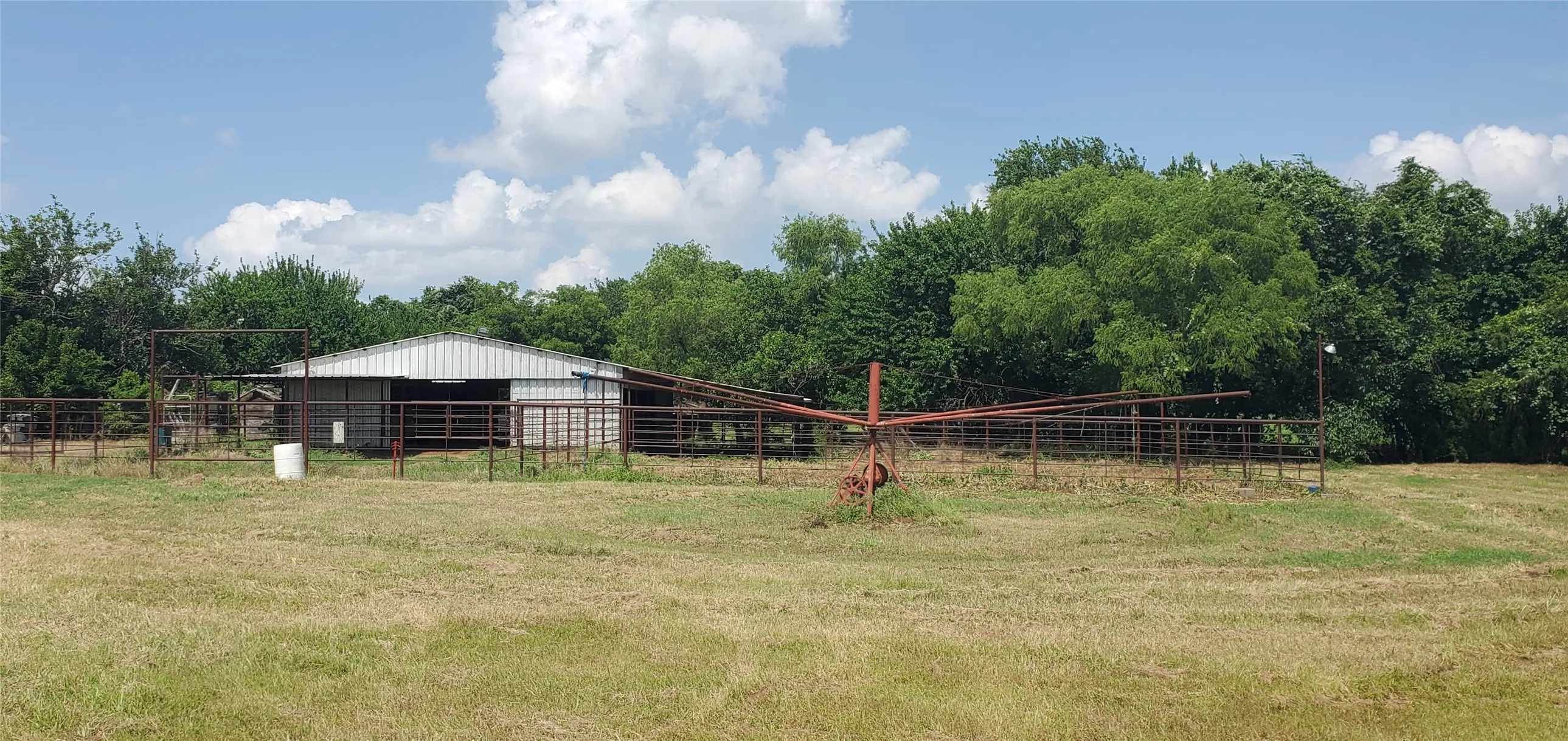 Single Family Residence For Sale in Johnson County , 8401 Fm 2738, Burleson, Texas 76028, 3 Bedroom, 2 Bathroom, 2 Garage spaces, 1,922 Sqft, built in 1985, mls#21285493, Real Estate Agent in Burleson, Homes For Sale in Johnson county, Homes For Sale in Burleson, Realtor in Burleson Texas, Real Estate Brokerage Independent Realty Texas, Luminita Cordes Realtor