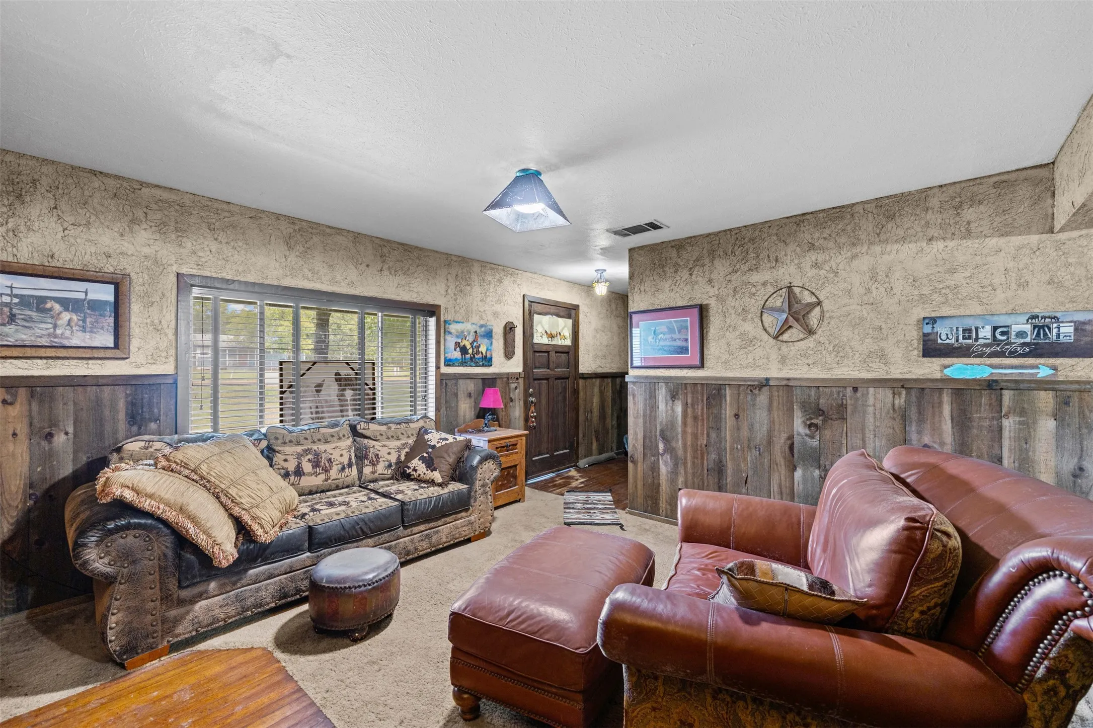Single Family Residence For Sale in Johnson County , 8401 Fm 2738, Burleson, Texas 76028, 3 Bedroom, 2 Bathroom, 2 Garage spaces, 1,922 Sqft, built in 1985, mls#21285493, Real Estate Agent in Burleson, Homes For Sale in Johnson county, Homes For Sale in Burleson, Realtor in Burleson Texas, Real Estate Brokerage Independent Realty Texas, Luminita Cordes Realtor
