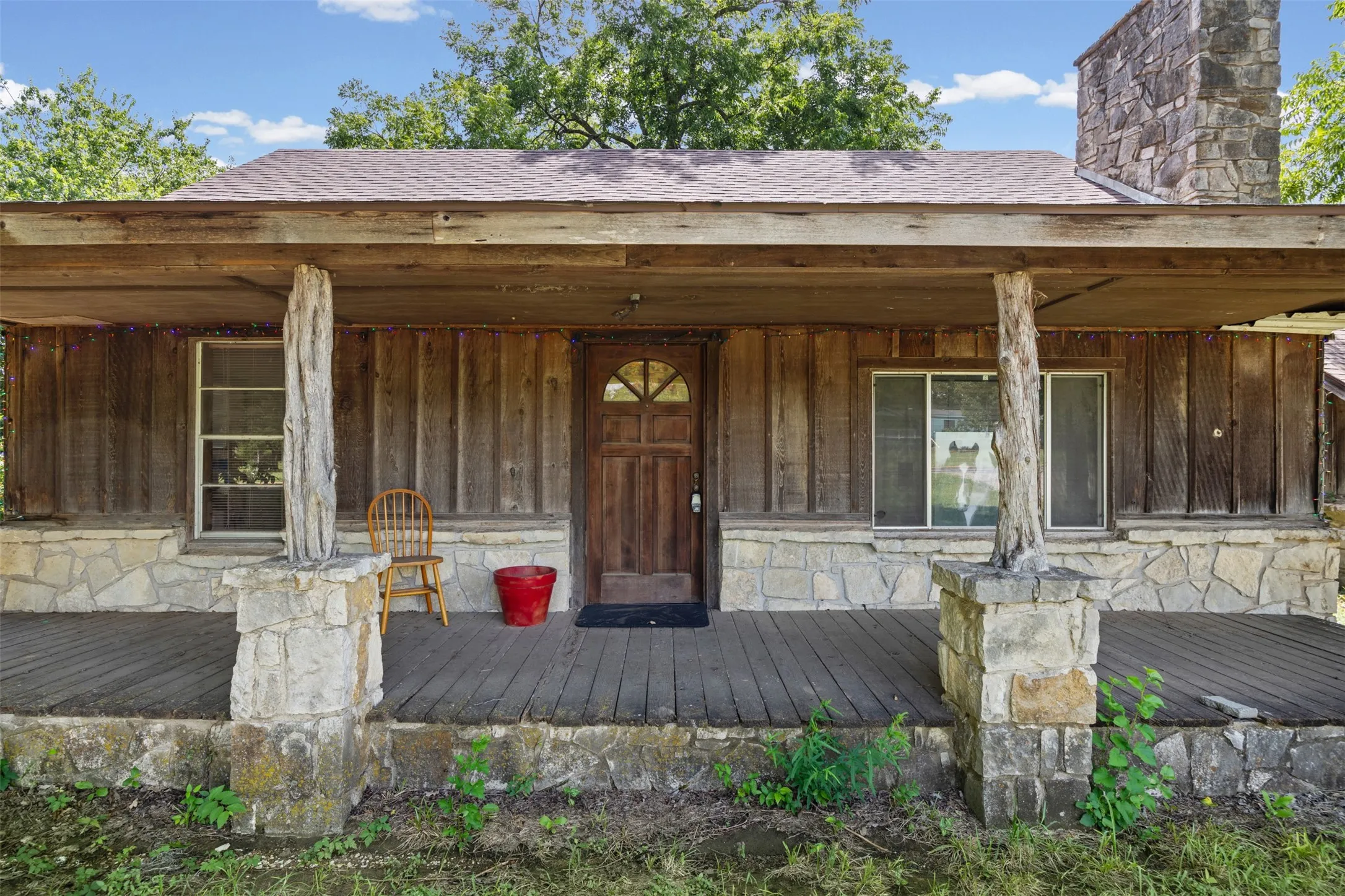 Single Family Residence For Sale in Johnson County , 8401 Fm 2738, Burleson, Texas 76028, 3 Bedroom, 2 Bathroom, 2 Garage spaces, 1,922 Sqft, built in 1985, mls#21285493, Real Estate Agent in Burleson, Homes For Sale in Johnson county, Homes For Sale in Burleson, Realtor in Burleson Texas, Real Estate Brokerage Independent Realty Texas, Luminita Cordes Realtor