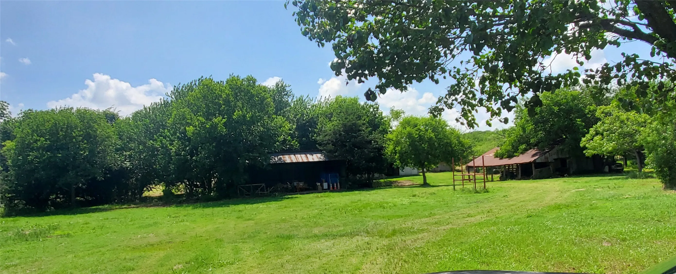 Single Family Residence For Sale in Johnson County , 8401 Fm 2738, Burleson, Texas 76028, 3 Bedroom, 2 Bathroom, 2 Garage spaces, 1,922 Sqft, built in 1985, mls#21285493, Real Estate Agent in Burleson, Homes For Sale in Johnson county, Homes For Sale in Burleson, Realtor in Burleson Texas, Real Estate Brokerage Independent Realty Texas, Luminita Cordes Realtor