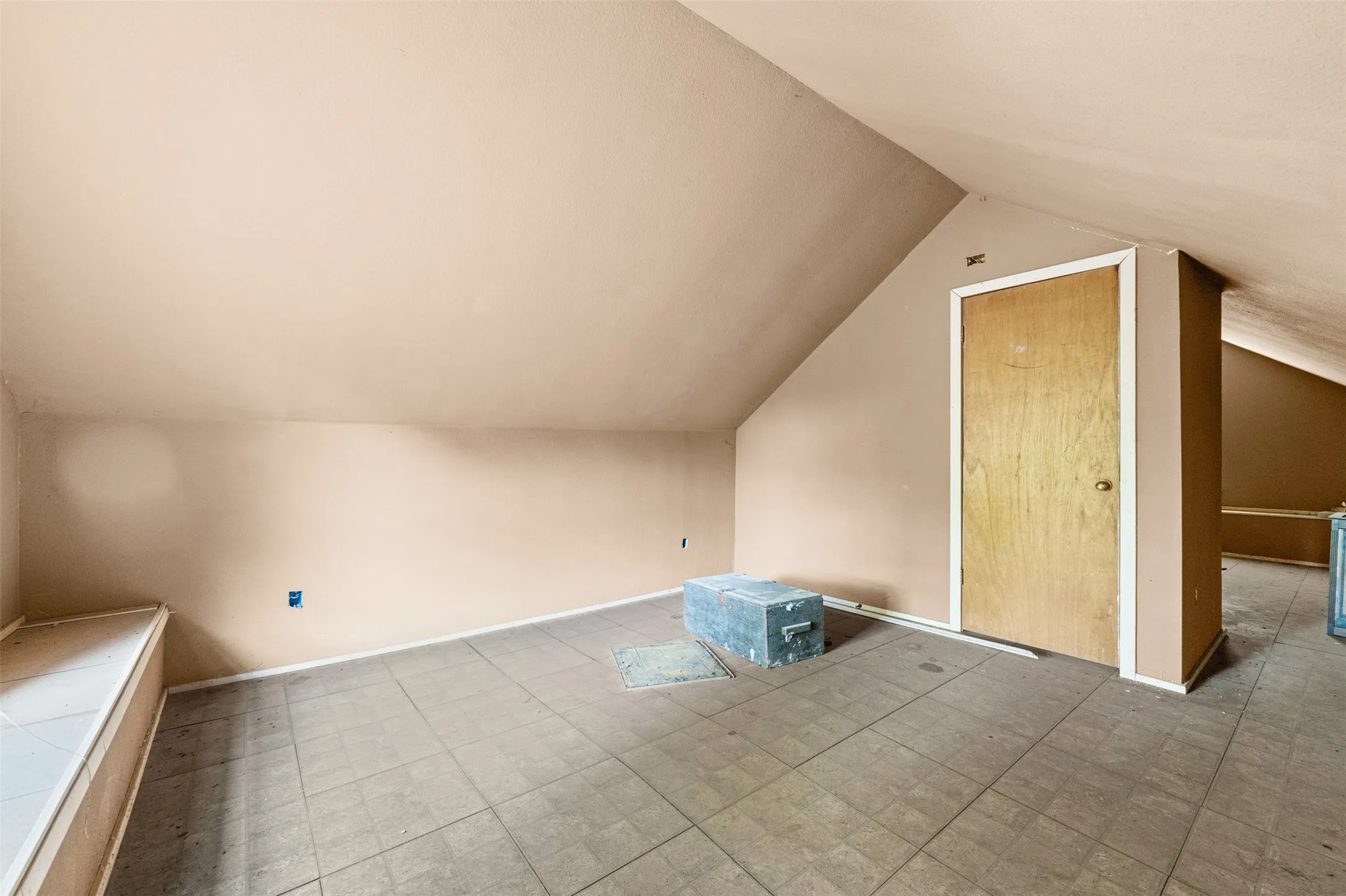 Single Family Residence For Sale in Johnson County , 8401 Fm 2738, Burleson, Texas 76028, 3 Bedroom, 2 Bathroom, 2 Garage spaces, 1,922 Sqft, built in 1985, mls#21285493, Real Estate Agent in Burleson, Homes For Sale in Johnson county, Homes For Sale in Burleson, Realtor in Burleson Texas, Real Estate Brokerage Independent Realty Texas, Luminita Cordes Realtor