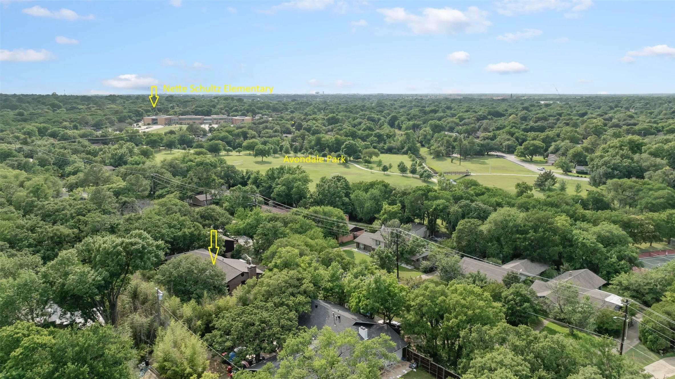 Single Family Residence For Sale in Denton County , 2002 Emerson Lane, Denton, Texas 76209, 4 Bedroom, 4 Bathroom, 2 Garage spaces, 2,732 Sqft, built in 1975, mls#21283872, Real Estate Agent in Denton, Homes For Sale in Denton county, Homes For Sale in Denton, Realtor in Denton Texas, Real Estate Brokerage Independent Realty Texas, Luminita Cordes Realtor