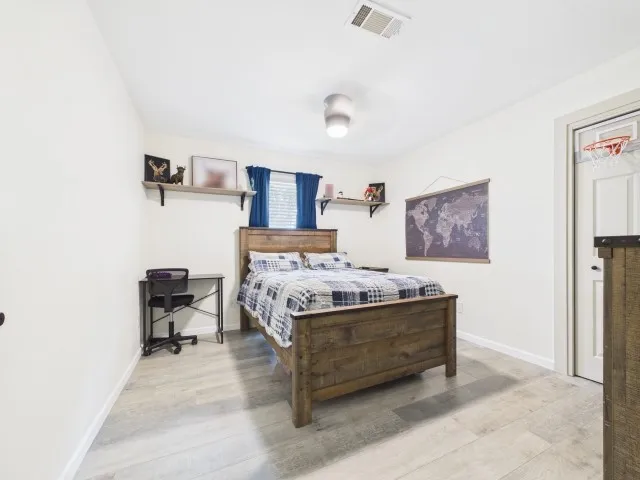Single Family Residence For Sale in Henderson County , 6554 State Highway 198, Mabank, Texas 75156, 3 Bedroom, 2 Bathroom, 2 Garage spaces, 2,744 Sqft, built in 2001, mls#21285052, Real Estate Agent in Mabank, Homes For Sale in Henderson county, Homes For Sale in Mabank, Realtor in Mabank Texas, Real Estate Brokerage Independent Realty Texas, Luminita Cordes Realtor