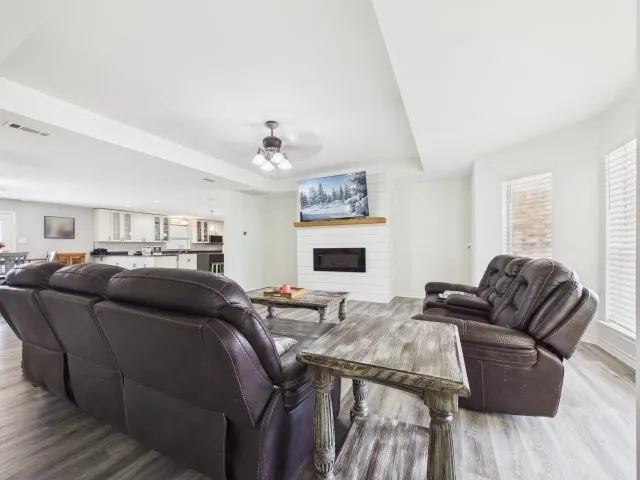 Single Family Residence For Sale in Henderson County , 6554 State Highway 198, Mabank, Texas 75156, 3 Bedroom, 2 Bathroom, 2 Garage spaces, 2,744 Sqft, built in 2001, mls#21285052, Real Estate Agent in Mabank, Homes For Sale in Henderson county, Homes For Sale in Mabank, Realtor in Mabank Texas, Real Estate Brokerage Independent Realty Texas, Luminita Cordes Realtor