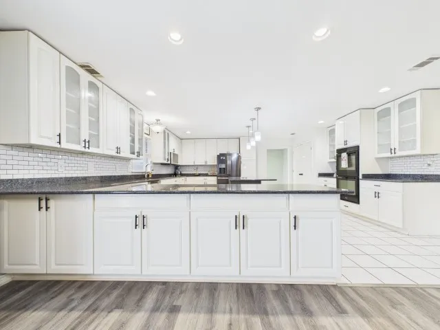 Single Family Residence For Sale in Henderson County , 6554 State Highway 198, Mabank, Texas 75156, 3 Bedroom, 2 Bathroom, 2 Garage spaces, 2,744 Sqft, built in 2001, mls#21285052, Real Estate Agent in Mabank, Homes For Sale in Henderson county, Homes For Sale in Mabank, Realtor in Mabank Texas, Real Estate Brokerage Independent Realty Texas, Luminita Cordes Realtor