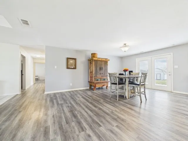Single Family Residence For Sale in Henderson County , 6554 State Highway 198, Mabank, Texas 75156, 3 Bedroom, 2 Bathroom, 2 Garage spaces, 2,744 Sqft, built in 2001, mls#21285052, Real Estate Agent in Mabank, Homes For Sale in Henderson county, Homes For Sale in Mabank, Realtor in Mabank Texas, Real Estate Brokerage Independent Realty Texas, Luminita Cordes Realtor