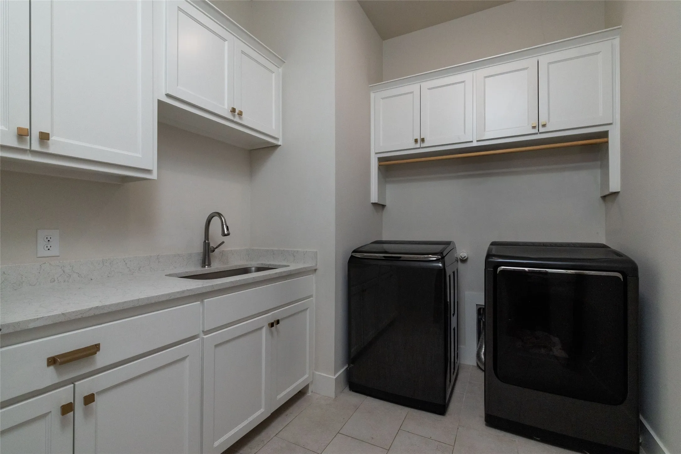 Single Family Residence For Sale in Tarrant County , 2132 Sicily Lane, Haslet, Texas 76052, 5 Bedroom, 6 Bathroom, 3 Garage spaces, 5,131 Sqft, built in 2022, mls#21285865, Real Estate Agent in Haslet, Homes For Sale in Tarrant county, Homes For Sale in Haslet, Realtor in Haslet Texas, Real Estate Brokerage Independent Realty Texas, Luminita Cordes Realtor