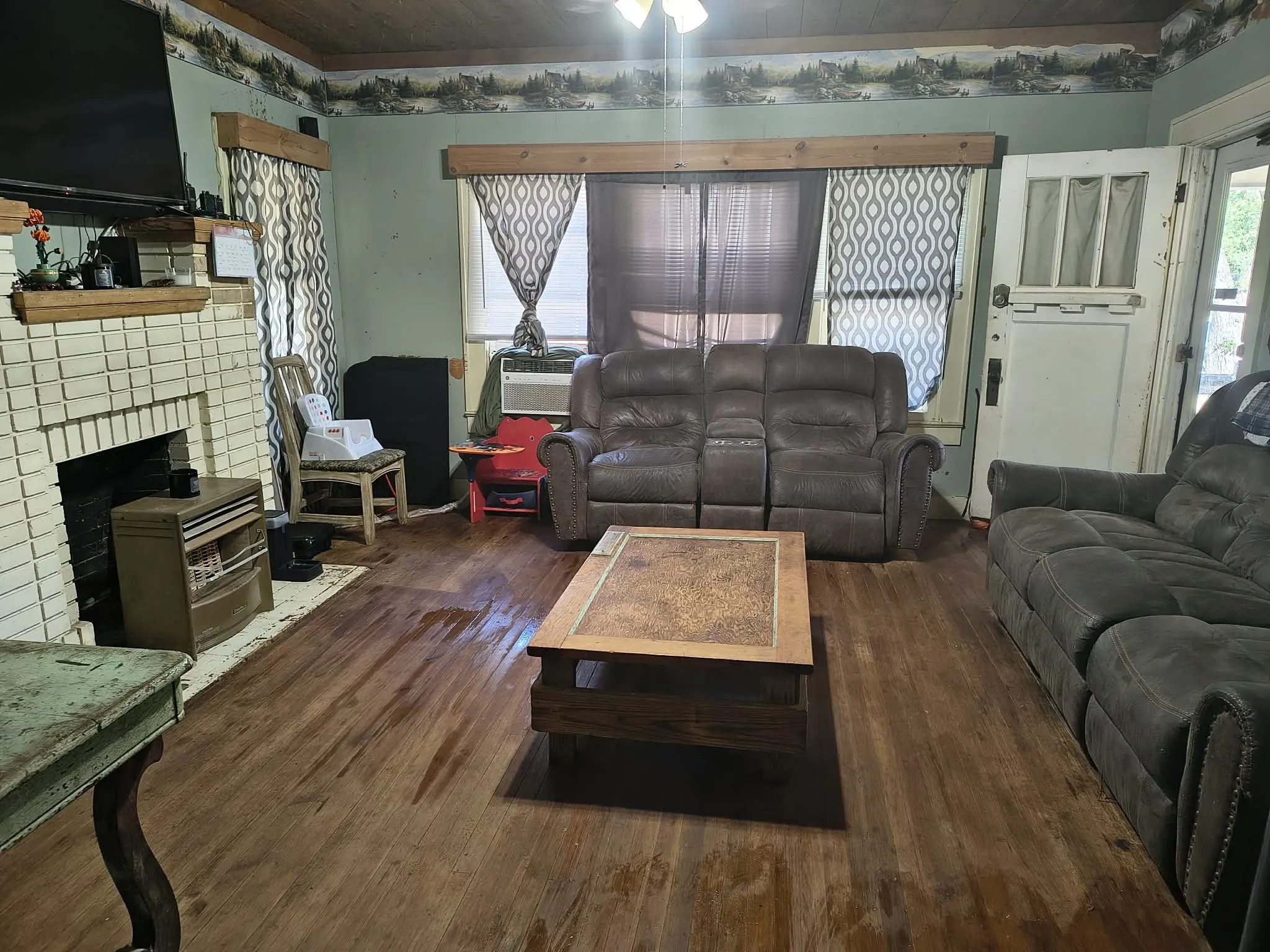 Single Family Residence For Sale in Jones County , 1308 Avenue L, Anson, Texas 79501, 3 Bedrooms, 2 Bathrooms, Garage spaces, 1,694 Sqft, built in 1940, Price $75,000, mls#21285887, Real Estate Agent in Anson, Homes For Sale in Jones county, Homes For Sale in Anson, Realtor in Anson Texas, Real Estate Brokerage Independent Realty Texas, Luminita Cordes Realtor