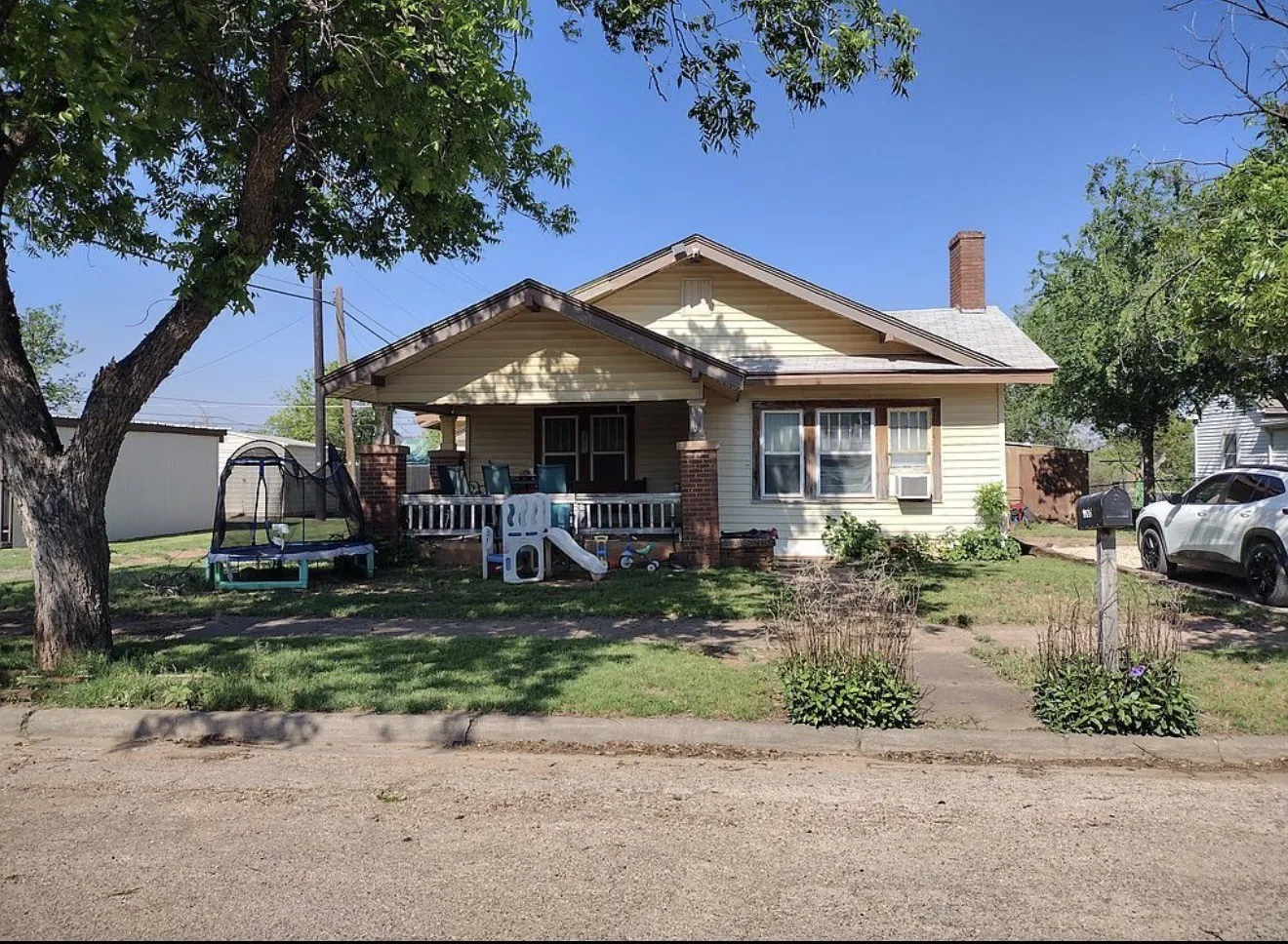Single Family Residence For Sale in Jones County , 1308 Avenue L, Anson, Texas 79501, 3 Bedrooms, 2 Bathrooms, Garage spaces, 1,694 Sqft, built in 1940, Price $75,000, mls#21285887, Real Estate Agent in Anson, Homes For Sale in Jones county, Homes For Sale in Anson, Realtor in Anson Texas, Real Estate Brokerage Independent Realty Texas, Luminita Cordes Realtor