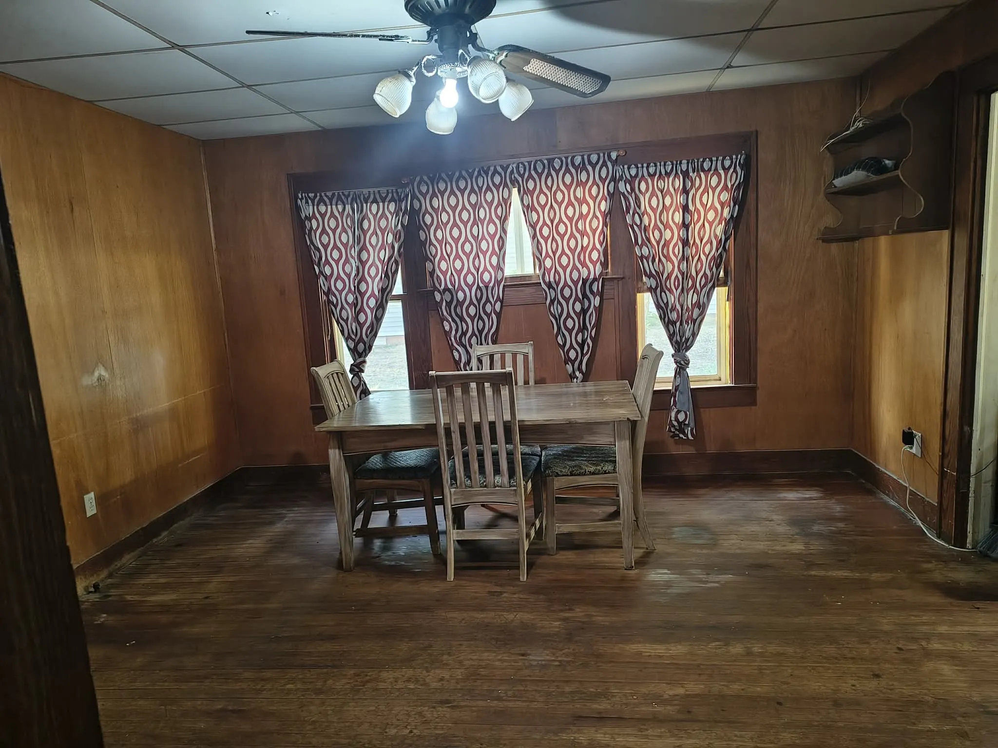 Single Family Residence For Sale in Jones County , 1308 Avenue L, Anson, Texas 79501, 3 Bedrooms, 2 Bathrooms, Garage spaces, 1,694 Sqft, built in 1940, Price $75,000, mls#21285887, Real Estate Agent in Anson, Homes For Sale in Jones county, Homes For Sale in Anson, Realtor in Anson Texas, Real Estate Brokerage Independent Realty Texas, Luminita Cordes Realtor