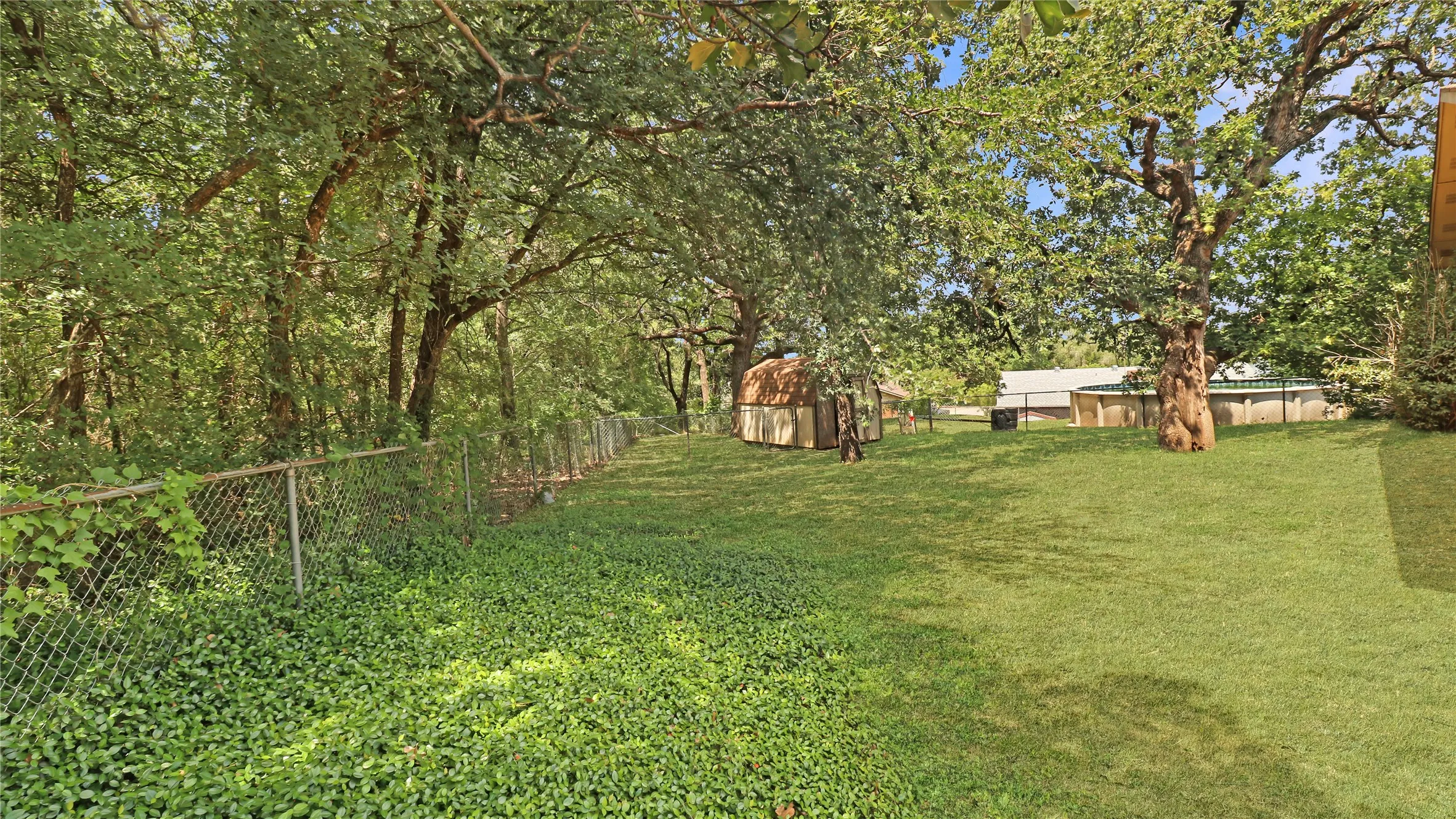 Single Family Residence For Sale in Tarrant County , 6610 High Country Trail, Arlington, Texas 76016, 3 Bedroom, 2 Bathroom, 2 Garage spaces, 1,911 Sqft, built in 1979, mls#21285888, Real Estate Agent in Arlington, Homes For Sale in Tarrant county, Homes For Sale in Arlington, Realtor in Arlington Texas, Real Estate Brokerage Independent Realty Texas, Luminita Cordes Realtor