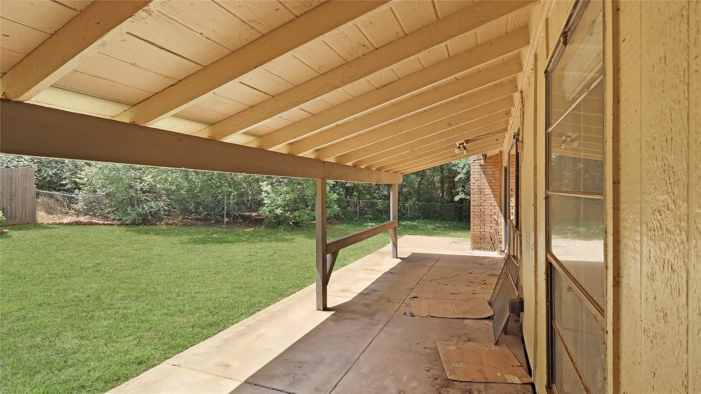 Single Family Residence For Sale in Tarrant County , 6610 High Country Trail, Arlington, Texas 76016, 3 Bedroom, 2 Bathroom, 2 Garage spaces, 1,911 Sqft, built in 1979, mls#21285888, Real Estate Agent in Arlington, Homes For Sale in Tarrant county, Homes For Sale in Arlington, Realtor in Arlington Texas, Real Estate Brokerage Independent Realty Texas, Luminita Cordes Realtor