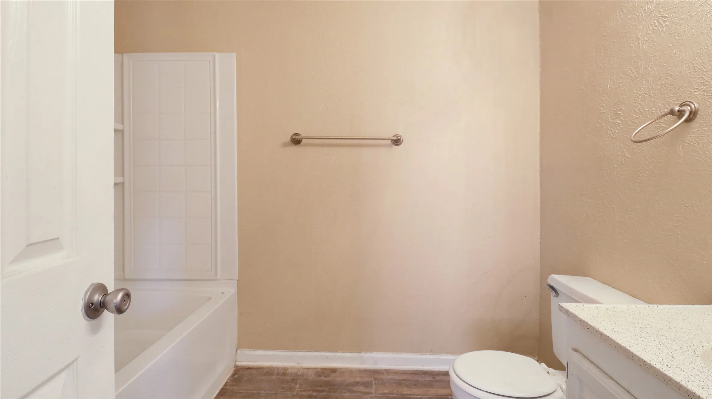 Single Family Residence For Sale in Tarrant County , 6610 High Country Trail, Arlington, Texas 76016, 3 Bedroom, 2 Bathroom, 2 Garage spaces, 1,911 Sqft, built in 1979, mls#21285888, Real Estate Agent in Arlington, Homes For Sale in Tarrant county, Homes For Sale in Arlington, Realtor in Arlington Texas, Real Estate Brokerage Independent Realty Texas, Luminita Cordes Realtor