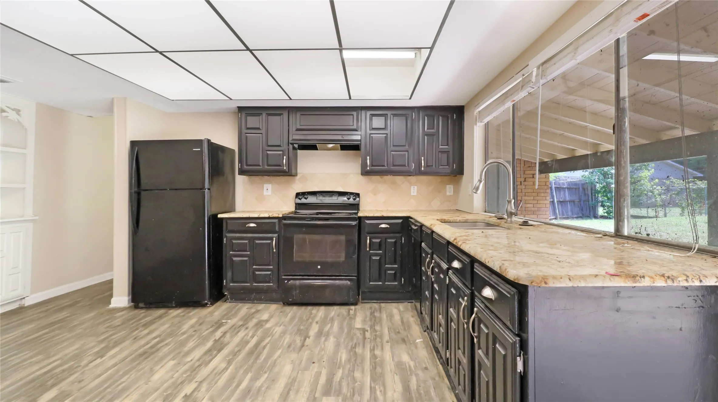 Single Family Residence For Sale in Tarrant County , 6610 High Country Trail, Arlington, Texas 76016, 3 Bedroom, 2 Bathroom, 2 Garage spaces, 1,911 Sqft, built in 1979, mls#21285888, Real Estate Agent in Arlington, Homes For Sale in Tarrant county, Homes For Sale in Arlington, Realtor in Arlington Texas, Real Estate Brokerage Independent Realty Texas, Luminita Cordes Realtor