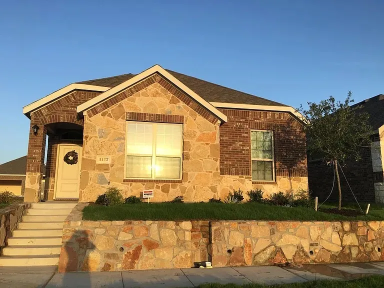 Single Family Residence For Rent in Denton County , 2157 Olivereta Drive, Little Elm, Texas 75068, 3 Bedroom, 2 Bathroom, 2 Garage spaces, 1,521 Sqft, built in 2018, mls#21285892, Real Estate Agent in Little Elm, Homes For Rent in Denton county, Homes For Rent in Little Elm, Realtor in Little Elm Texas, Real Estate Brokerage Independent Realty Texas, Luminita Cordes Realtor