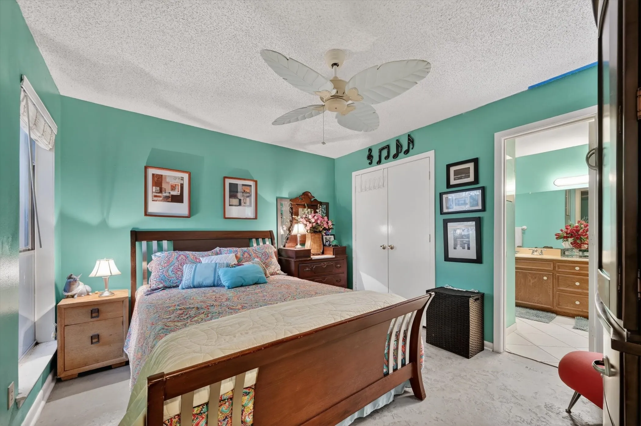 Single Family Residence For Sale in Dallas County , 10015 Chimney Hill Lane, Dallas, Texas 75243, 4 Bedroom, 3 Bathroom, 2 Garage spaces, 2,578 Sqft, built in 1979, mls#21285854, Real Estate Agent in Dallas, Homes For Sale in Dallas county, Homes For Sale in Dallas, Realtor in Dallas Texas, Real Estate Brokerage Independent Realty Texas, Luminita Cordes Realtor