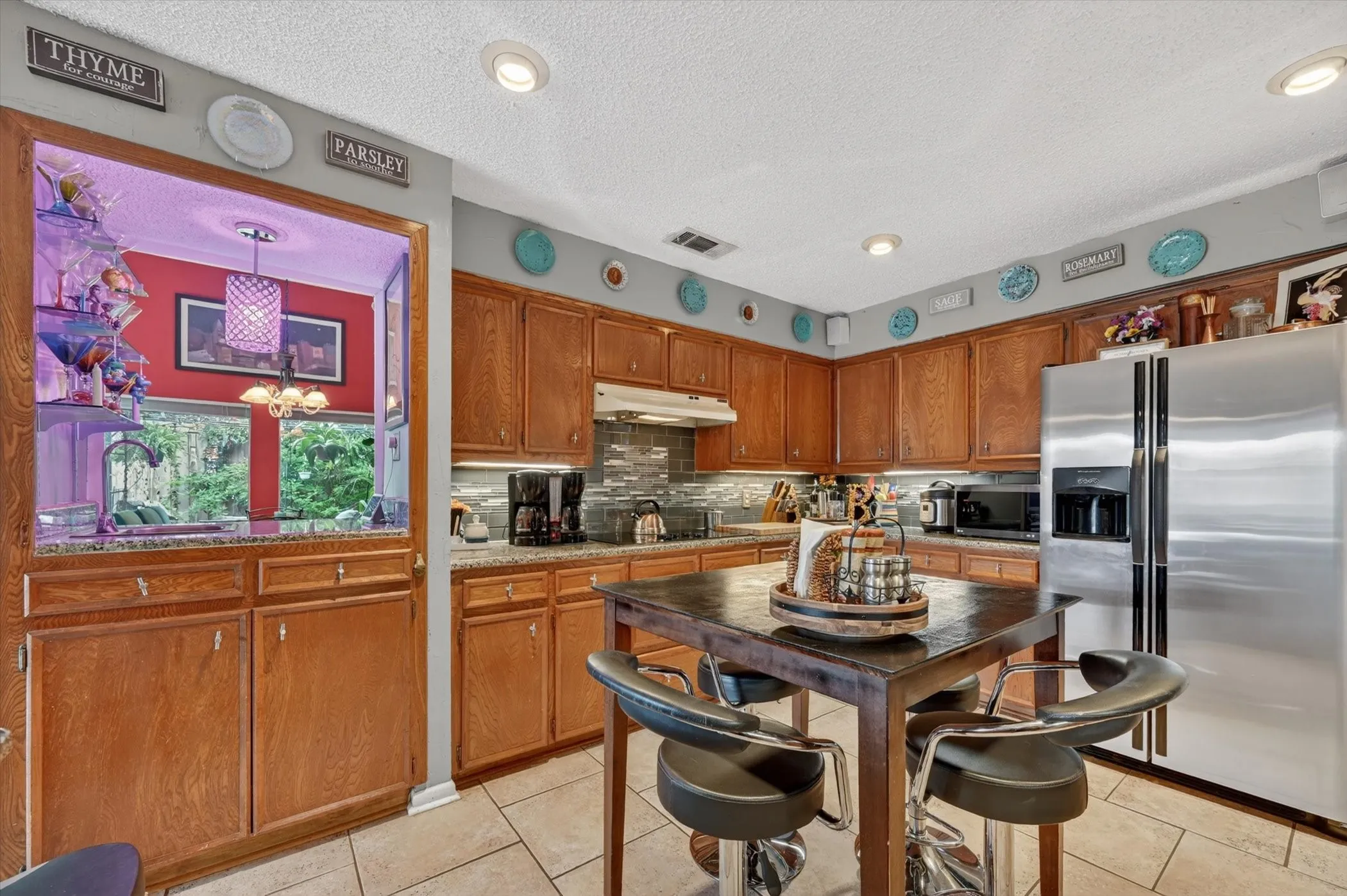 Single Family Residence For Sale in Dallas County , 10015 Chimney Hill Lane, Dallas, Texas 75243, 4 Bedroom, 3 Bathroom, 2 Garage spaces, 2,578 Sqft, built in 1979, mls#21285854, Real Estate Agent in Dallas, Homes For Sale in Dallas county, Homes For Sale in Dallas, Realtor in Dallas Texas, Real Estate Brokerage Independent Realty Texas, Luminita Cordes Realtor