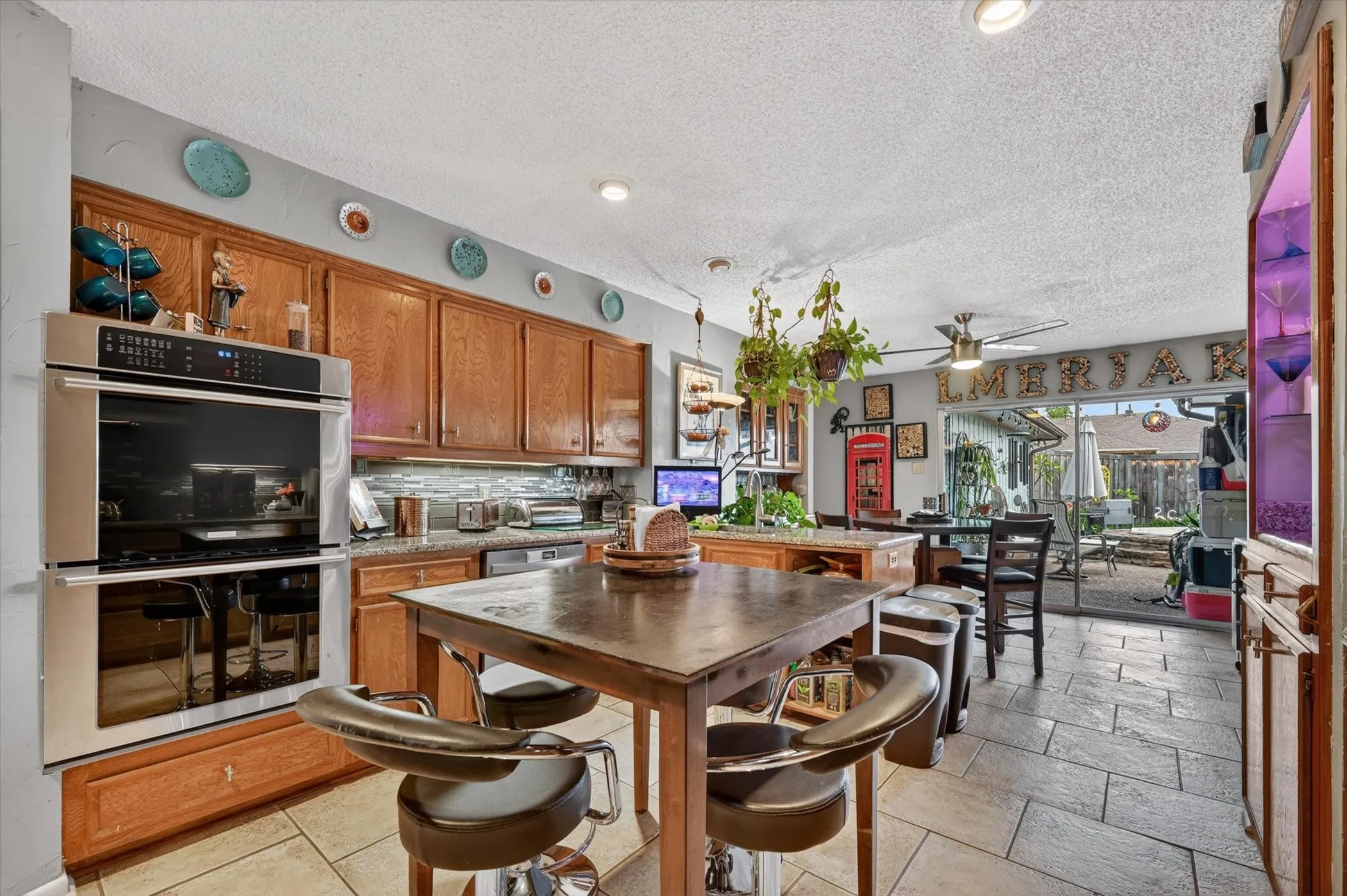 Single Family Residence For Sale in Dallas County , 10015 Chimney Hill Lane, Dallas, Texas 75243, 4 Bedroom, 3 Bathroom, 2 Garage spaces, 2,578 Sqft, built in 1979, mls#21285854, Real Estate Agent in Dallas, Homes For Sale in Dallas county, Homes For Sale in Dallas, Realtor in Dallas Texas, Real Estate Brokerage Independent Realty Texas, Luminita Cordes Realtor