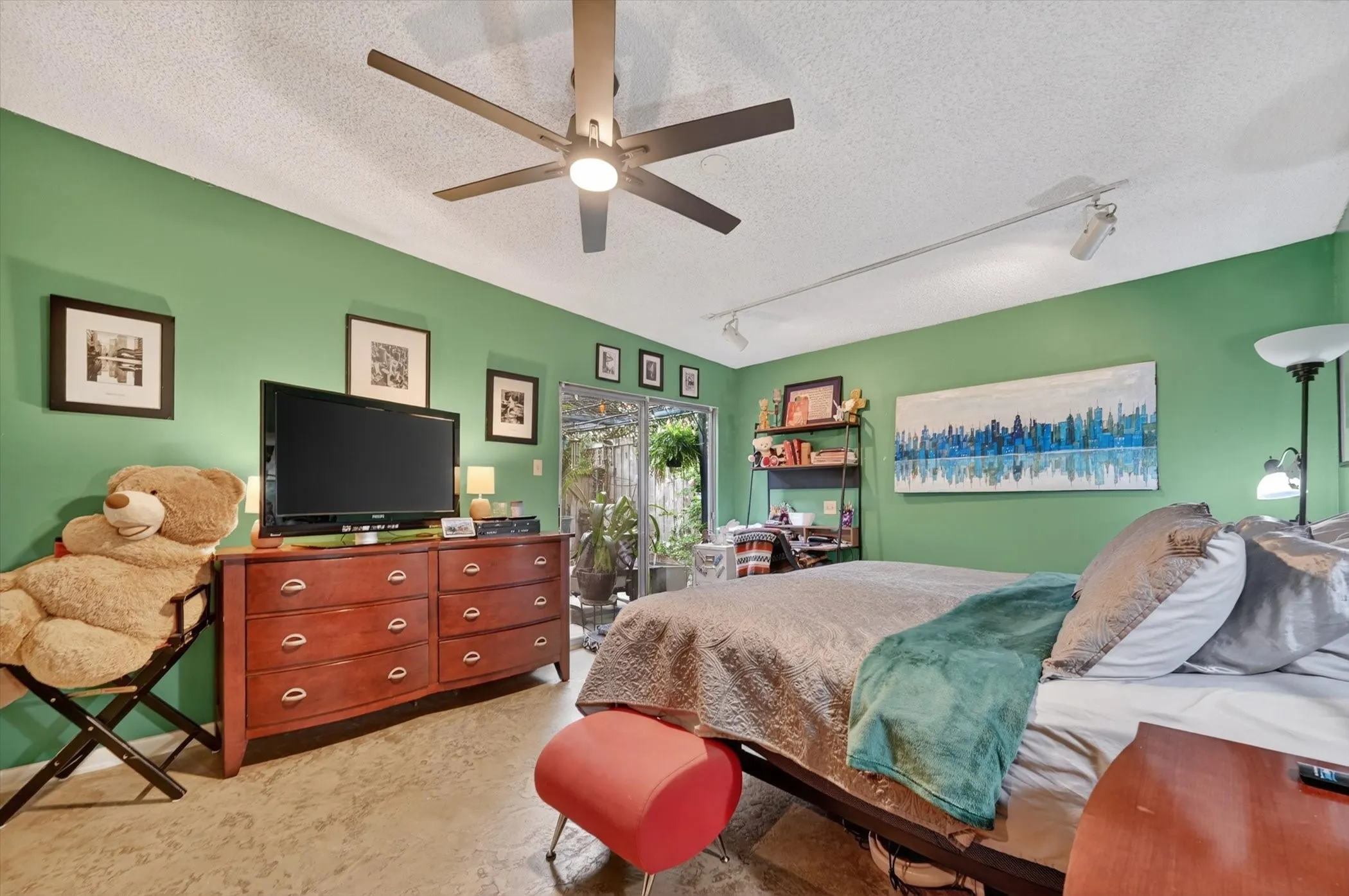 Single Family Residence For Sale in Dallas County , 10015 Chimney Hill Lane, Dallas, Texas 75243, 4 Bedroom, 3 Bathroom, 2 Garage spaces, 2,578 Sqft, built in 1979, mls#21285854, Real Estate Agent in Dallas, Homes For Sale in Dallas county, Homes For Sale in Dallas, Realtor in Dallas Texas, Real Estate Brokerage Independent Realty Texas, Luminita Cordes Realtor
