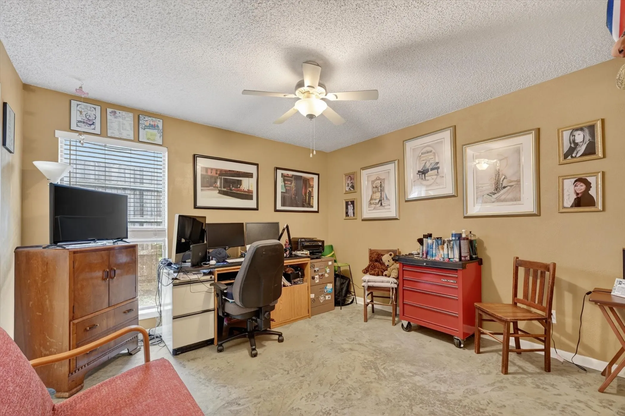 Single Family Residence For Sale in Dallas County , 10015 Chimney Hill Lane, Dallas, Texas 75243, 4 Bedroom, 3 Bathroom, 2 Garage spaces, 2,578 Sqft, built in 1979, mls#21285854, Real Estate Agent in Dallas, Homes For Sale in Dallas county, Homes For Sale in Dallas, Realtor in Dallas Texas, Real Estate Brokerage Independent Realty Texas, Luminita Cordes Realtor