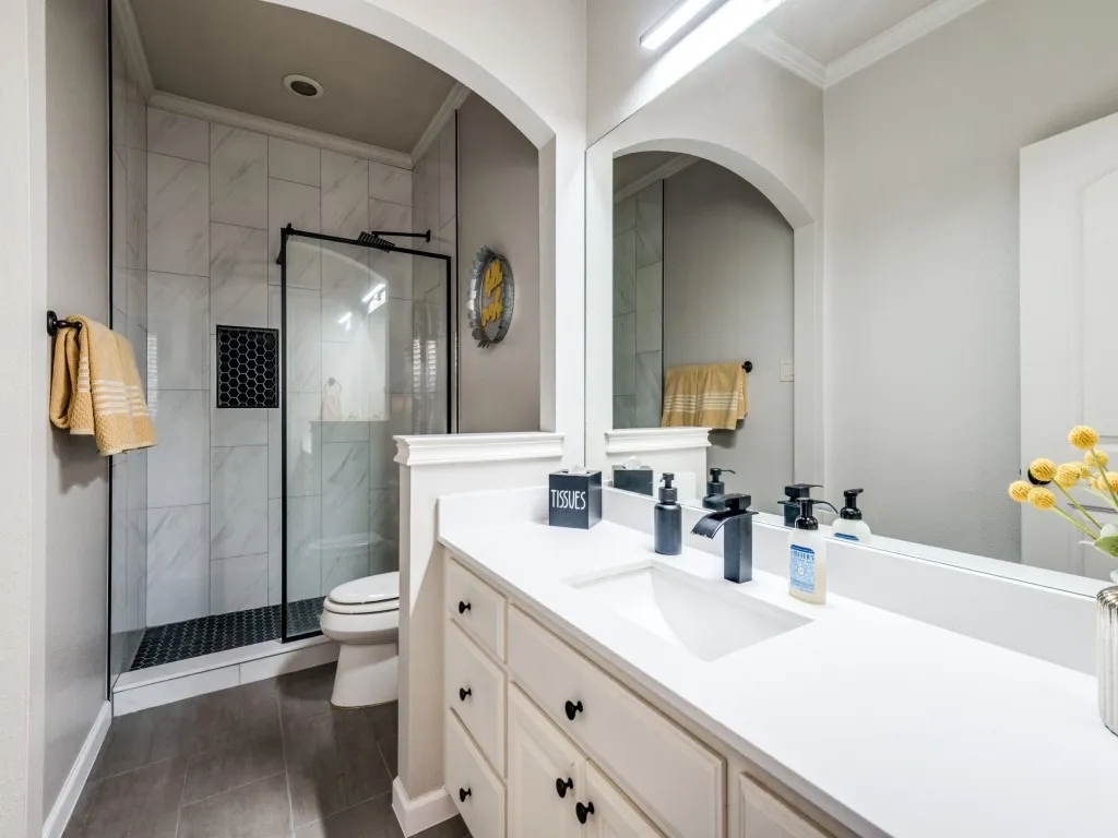Updated ensuite bathroom.
