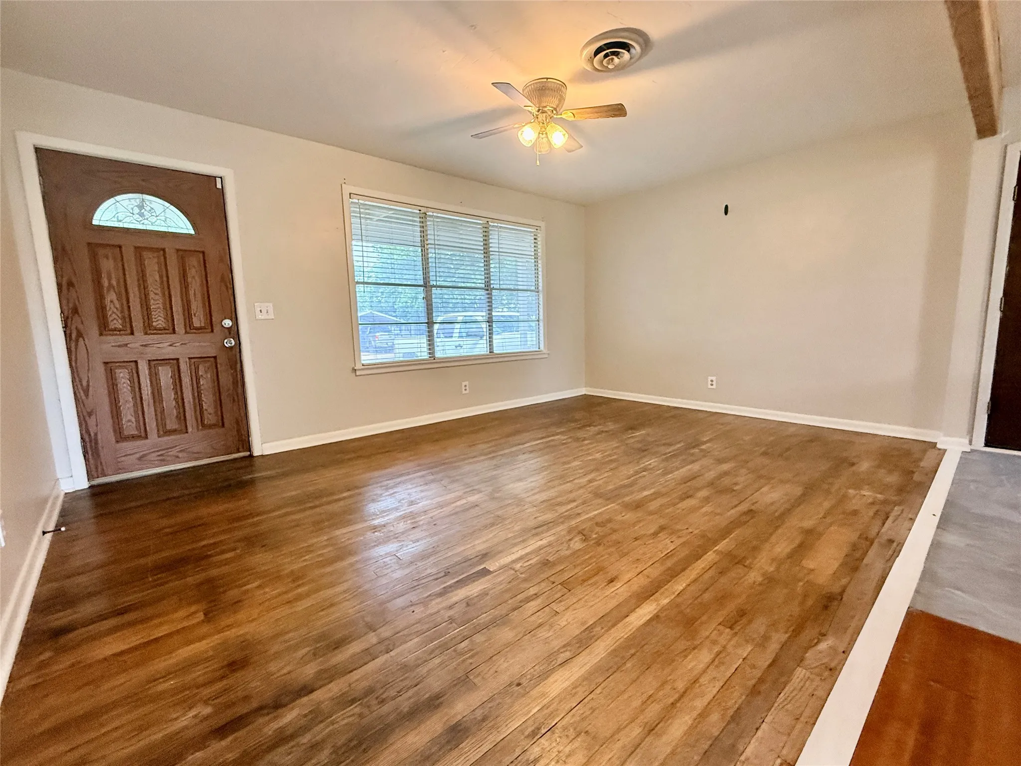 Single Family Residence For Sale in Young County , 105 Ragland Street, Graham, Texas 76450, 4 Bedroom, 1 Bathroom, Garage spaces, 1,568 Sqft, built in 1950, mls#21285904, Real Estate Agent in Graham, Homes For Sale in Young county, Homes For Sale in Graham, Realtor in Graham Texas, Real Estate Brokerage Independent Realty Texas, Luminita Cordes Realtor