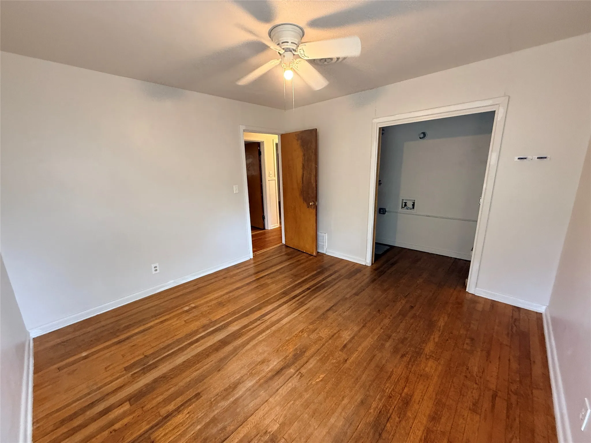 Single Family Residence For Sale in Young County , 105 Ragland Street, Graham, Texas 76450, 4 Bedroom, 1 Bathroom, Garage spaces, 1,568 Sqft, built in 1950, mls#21285904, Real Estate Agent in Graham, Homes For Sale in Young county, Homes For Sale in Graham, Realtor in Graham Texas, Real Estate Brokerage Independent Realty Texas, Luminita Cordes Realtor