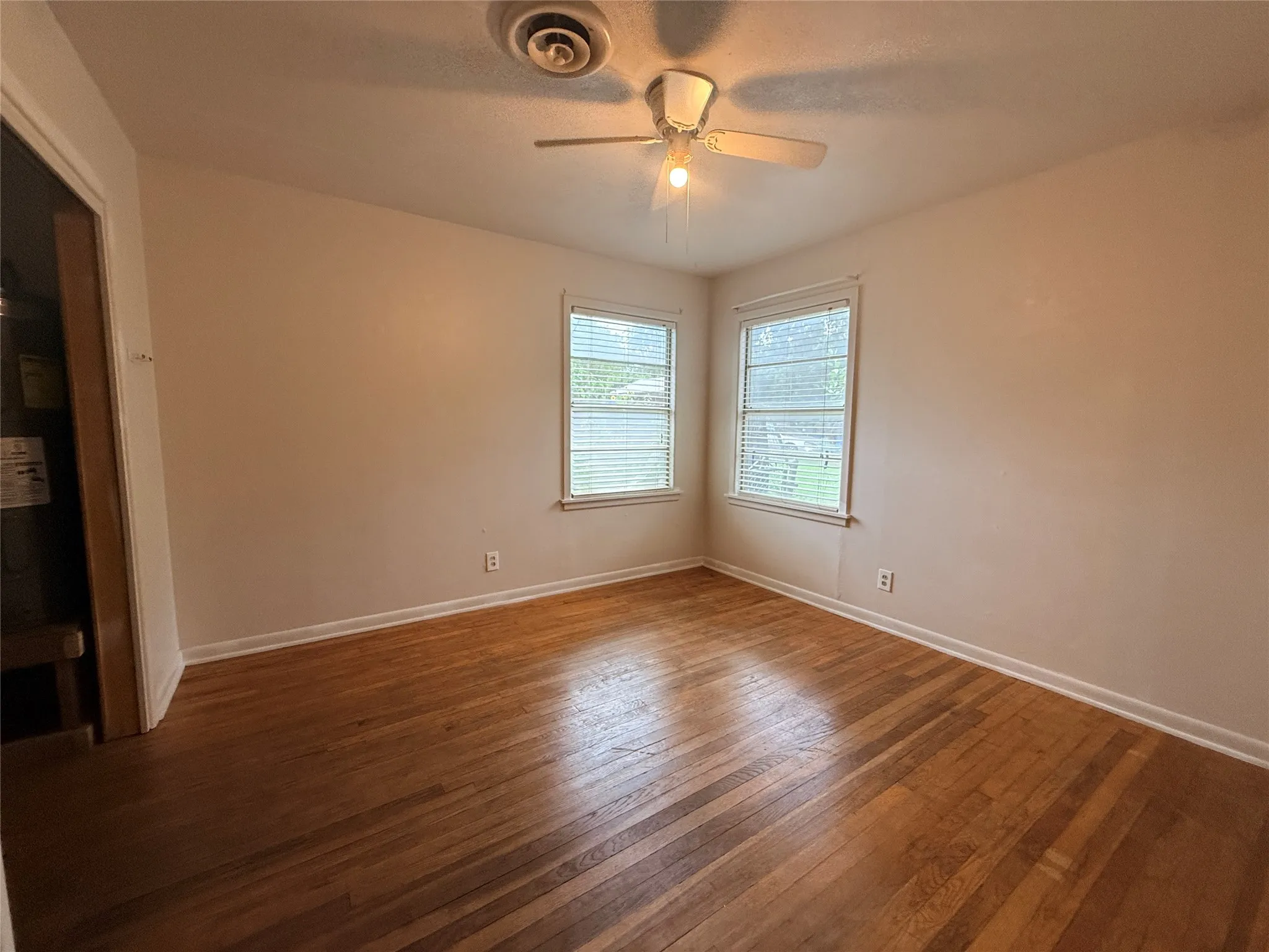 Single Family Residence For Sale in Young County , 105 Ragland Street, Graham, Texas 76450, 4 Bedroom, 1 Bathroom, Garage spaces, 1,568 Sqft, built in 1950, mls#21285904, Real Estate Agent in Graham, Homes For Sale in Young county, Homes For Sale in Graham, Realtor in Graham Texas, Real Estate Brokerage Independent Realty Texas, Luminita Cordes Realtor