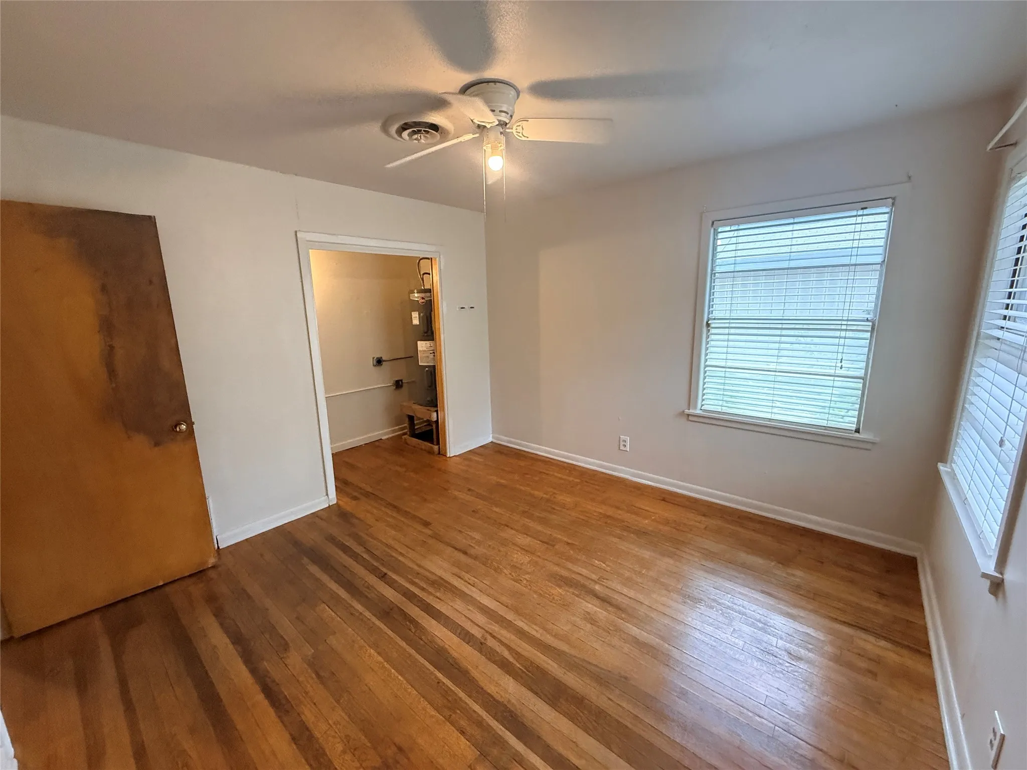 Single Family Residence For Sale in Young County , 105 Ragland Street, Graham, Texas 76450, 4 Bedroom, 1 Bathroom, Garage spaces, 1,568 Sqft, built in 1950, mls#21285904, Real Estate Agent in Graham, Homes For Sale in Young county, Homes For Sale in Graham, Realtor in Graham Texas, Real Estate Brokerage Independent Realty Texas, Luminita Cordes Realtor