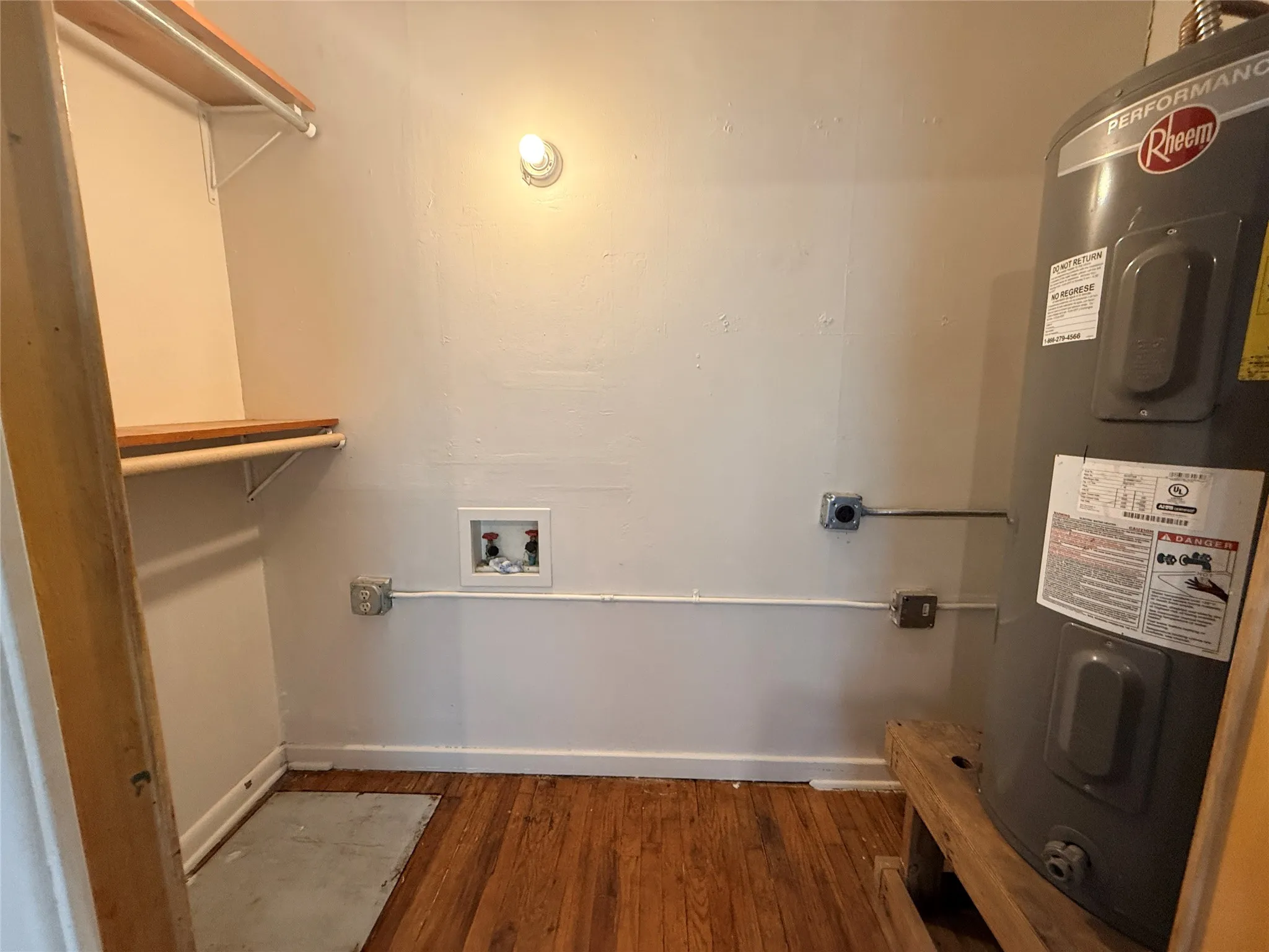 Single Family Residence For Sale in Young County , 105 Ragland Street, Graham, Texas 76450, 4 Bedroom, 1 Bathroom, Garage spaces, 1,568 Sqft, built in 1950, mls#21285904, Real Estate Agent in Graham, Homes For Sale in Young county, Homes For Sale in Graham, Realtor in Graham Texas, Real Estate Brokerage Independent Realty Texas, Luminita Cordes Realtor