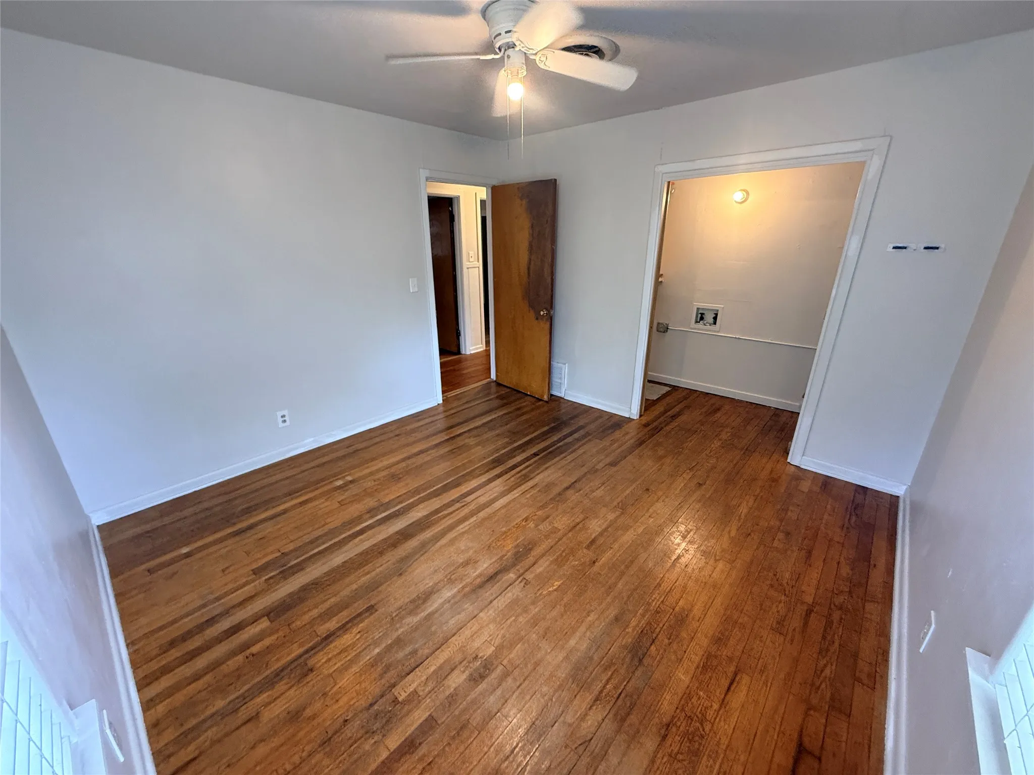Single Family Residence For Sale in Young County , 105 Ragland Street, Graham, Texas 76450, 4 Bedroom, 1 Bathroom, Garage spaces, 1,568 Sqft, built in 1950, mls#21285904, Real Estate Agent in Graham, Homes For Sale in Young county, Homes For Sale in Graham, Realtor in Graham Texas, Real Estate Brokerage Independent Realty Texas, Luminita Cordes Realtor