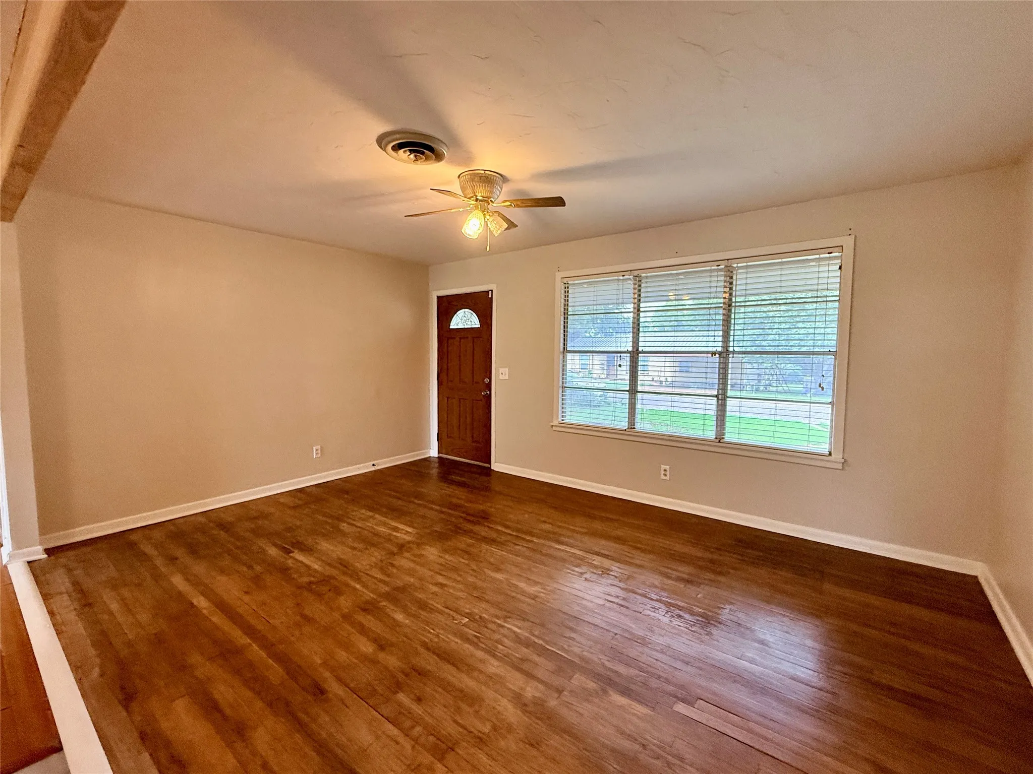 Single Family Residence For Sale in Young County , 105 Ragland Street, Graham, Texas 76450, 4 Bedroom, 1 Bathroom, Garage spaces, 1,568 Sqft, built in 1950, mls#21285904, Real Estate Agent in Graham, Homes For Sale in Young county, Homes For Sale in Graham, Realtor in Graham Texas, Real Estate Brokerage Independent Realty Texas, Luminita Cordes Realtor