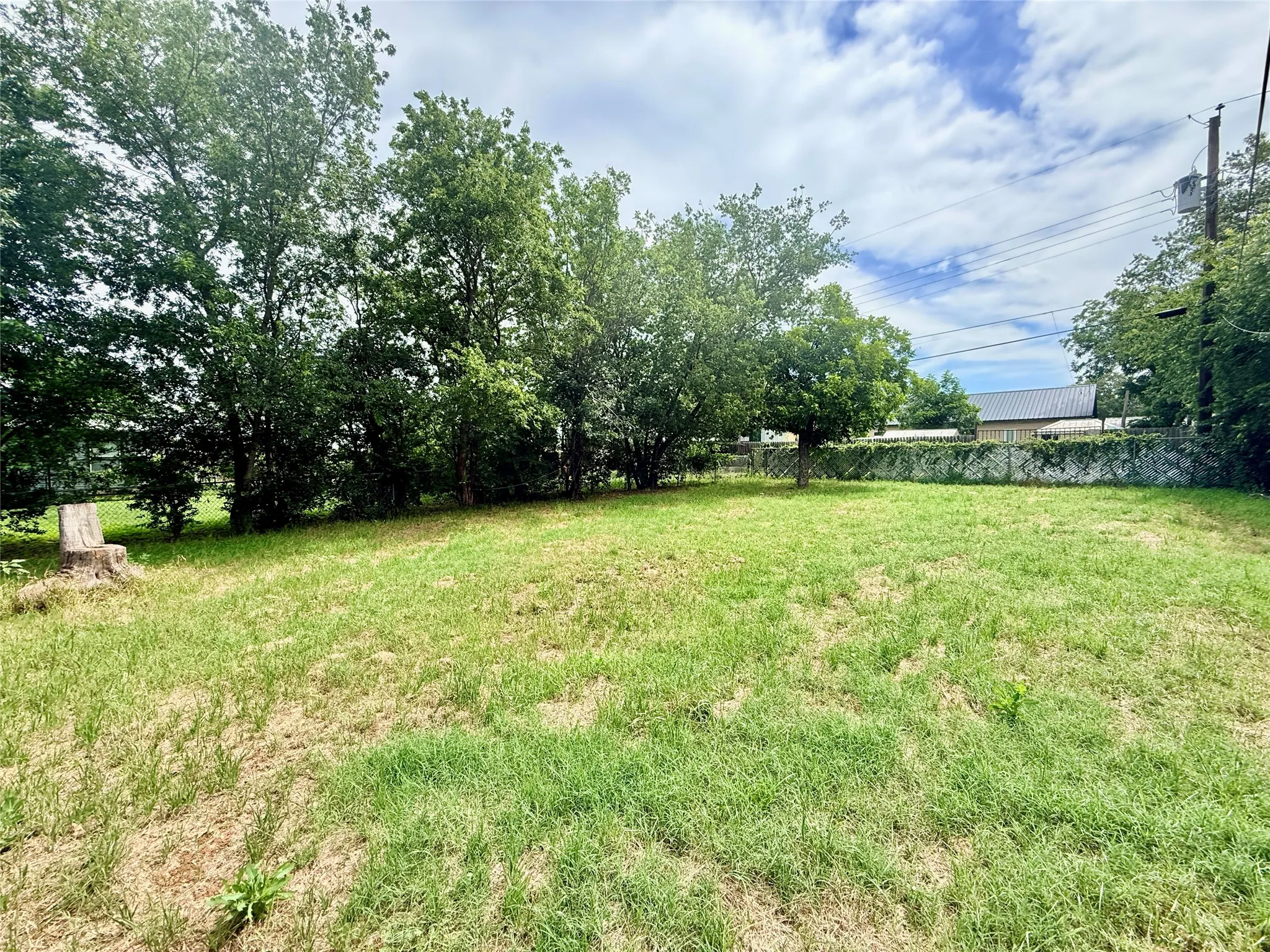 Single Family Residence For Sale in Young County , 105 Ragland Street, Graham, Texas 76450, 4 Bedroom, 1 Bathroom, Garage spaces, 1,568 Sqft, built in 1950, mls#21285904, Real Estate Agent in Graham, Homes For Sale in Young county, Homes For Sale in Graham, Realtor in Graham Texas, Real Estate Brokerage Independent Realty Texas, Luminita Cordes Realtor