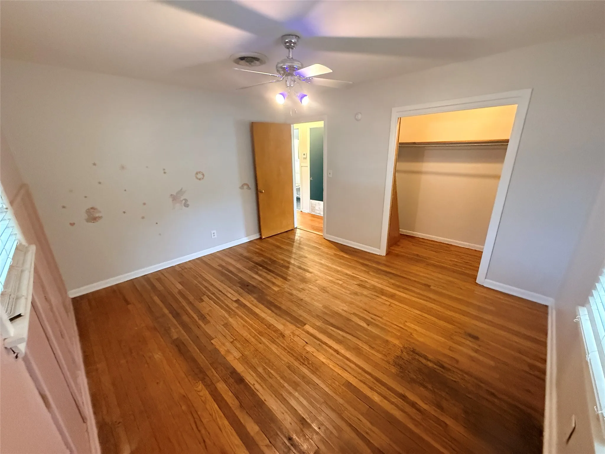 Single Family Residence For Sale in Young County , 105 Ragland Street, Graham, Texas 76450, 4 Bedroom, 1 Bathroom, Garage spaces, 1,568 Sqft, built in 1950, mls#21285904, Real Estate Agent in Graham, Homes For Sale in Young county, Homes For Sale in Graham, Realtor in Graham Texas, Real Estate Brokerage Independent Realty Texas, Luminita Cordes Realtor