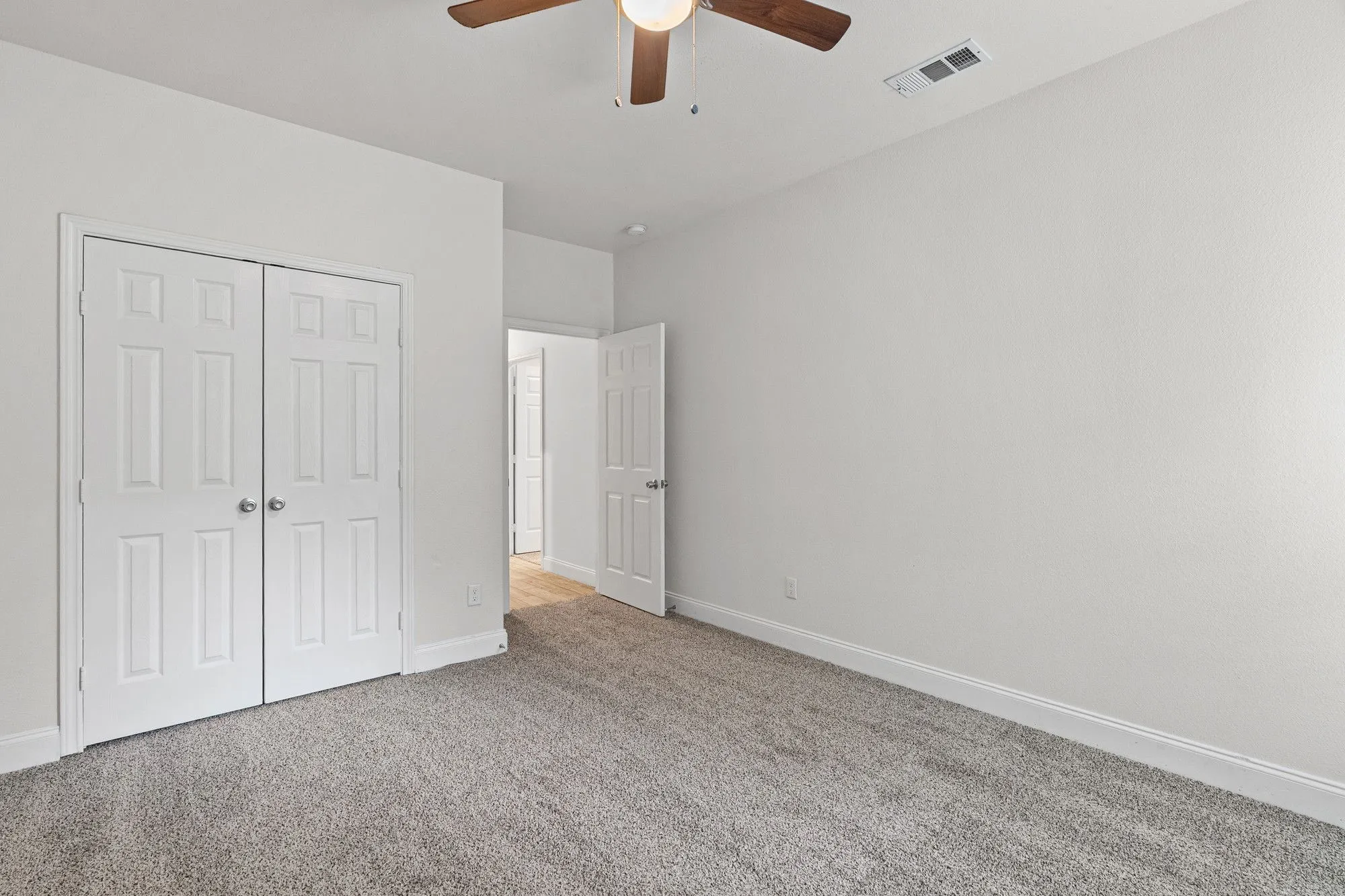 Single Family Residence For Sale in Hunt County , 2812 Bourland Street, Greenville, Texas 75401, 3 Bedroom, 2 Bathroom, 1 Garage spaces, 1,471 Sqft, built in 2020, mls#21285911, Real Estate Agent in Greenville, Homes For Sale in Hunt county, Homes For Sale in Greenville, Realtor in Greenville Texas, Real Estate Brokerage Independent Realty Texas, Luminita Cordes Realtor