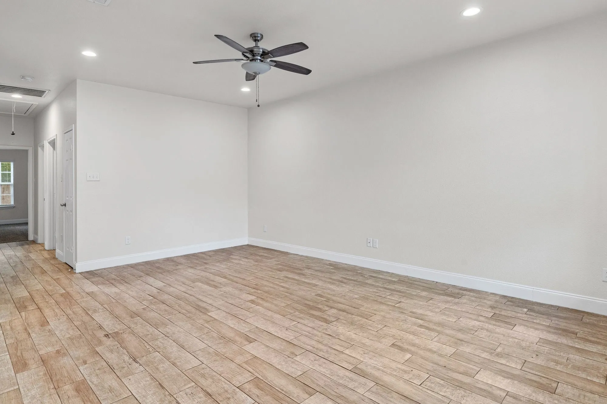 Single Family Residence For Sale in Hunt County , 2812 Bourland Street, Greenville, Texas 75401, 3 Bedroom, 2 Bathroom, 1 Garage spaces, 1,471 Sqft, built in 2020, mls#21285911, Real Estate Agent in Greenville, Homes For Sale in Hunt county, Homes For Sale in Greenville, Realtor in Greenville Texas, Real Estate Brokerage Independent Realty Texas, Luminita Cordes Realtor