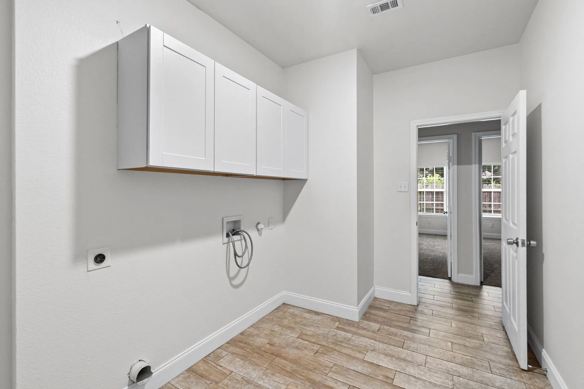 Single Family Residence For Sale in Hunt County , 2812 Bourland Street, Greenville, Texas 75401, 3 Bedroom, 2 Bathroom, 1 Garage spaces, 1,471 Sqft, built in 2020, mls#21285911, Real Estate Agent in Greenville, Homes For Sale in Hunt county, Homes For Sale in Greenville, Realtor in Greenville Texas, Real Estate Brokerage Independent Realty Texas, Luminita Cordes Realtor