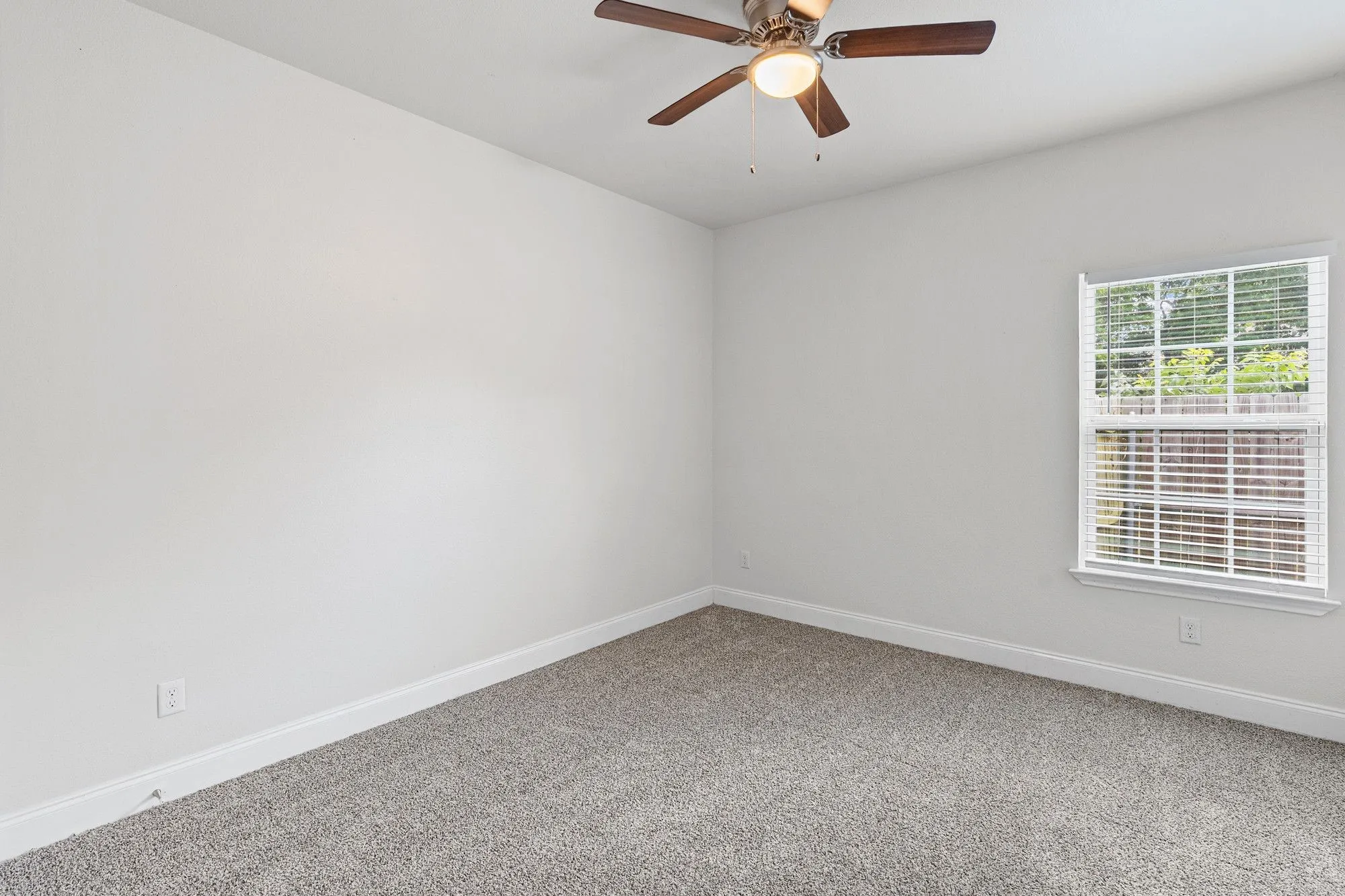 Single Family Residence For Sale in Hunt County , 2812 Bourland Street, Greenville, Texas 75401, 3 Bedroom, 2 Bathroom, 1 Garage spaces, 1,471 Sqft, built in 2020, mls#21285911, Real Estate Agent in Greenville, Homes For Sale in Hunt county, Homes For Sale in Greenville, Realtor in Greenville Texas, Real Estate Brokerage Independent Realty Texas, Luminita Cordes Realtor