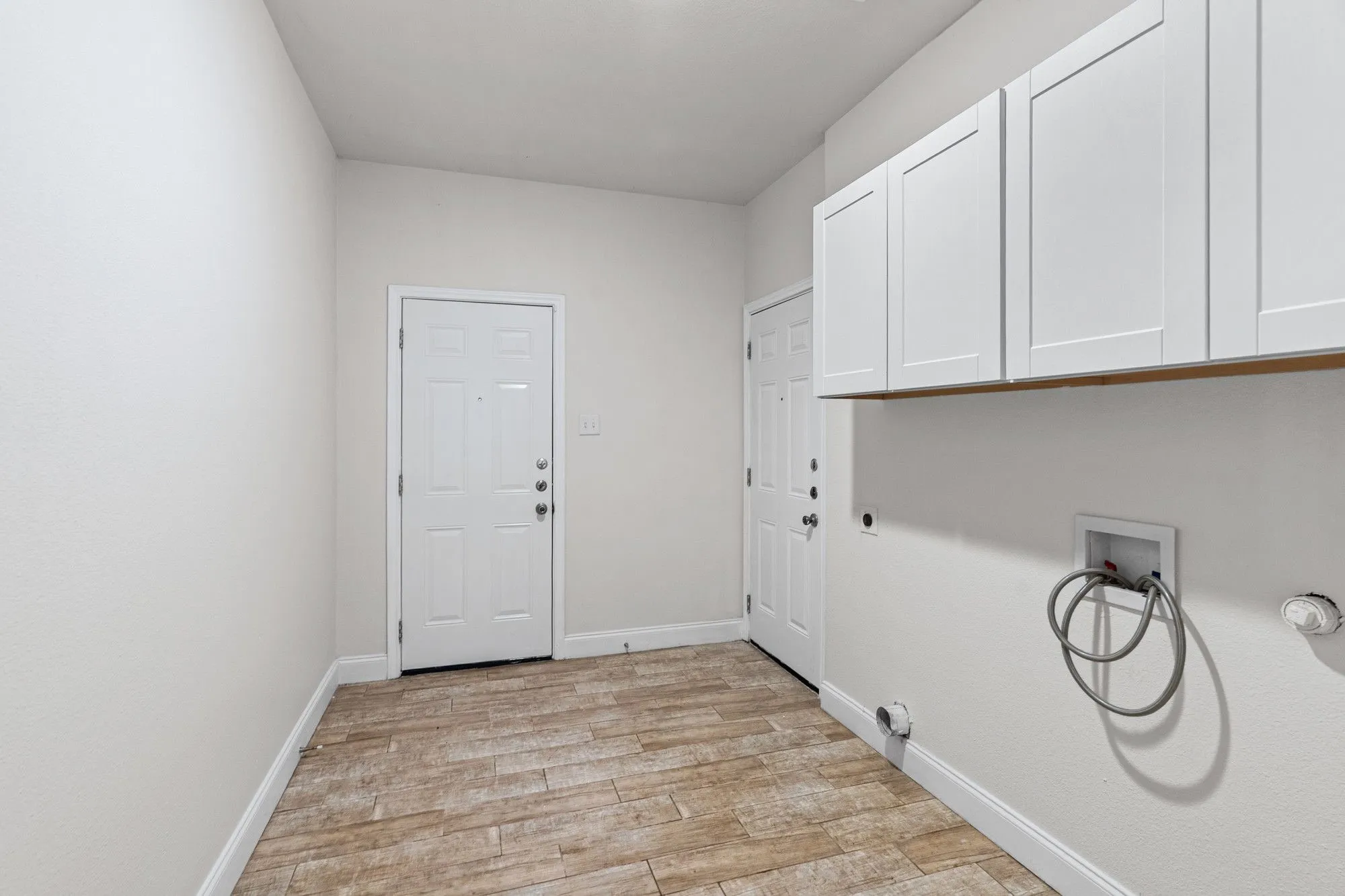 Single Family Residence For Sale in Hunt County , 2812 Bourland Street, Greenville, Texas 75401, 3 Bedroom, 2 Bathroom, 1 Garage spaces, 1,471 Sqft, built in 2020, mls#21285911, Real Estate Agent in Greenville, Homes For Sale in Hunt county, Homes For Sale in Greenville, Realtor in Greenville Texas, Real Estate Brokerage Independent Realty Texas, Luminita Cordes Realtor