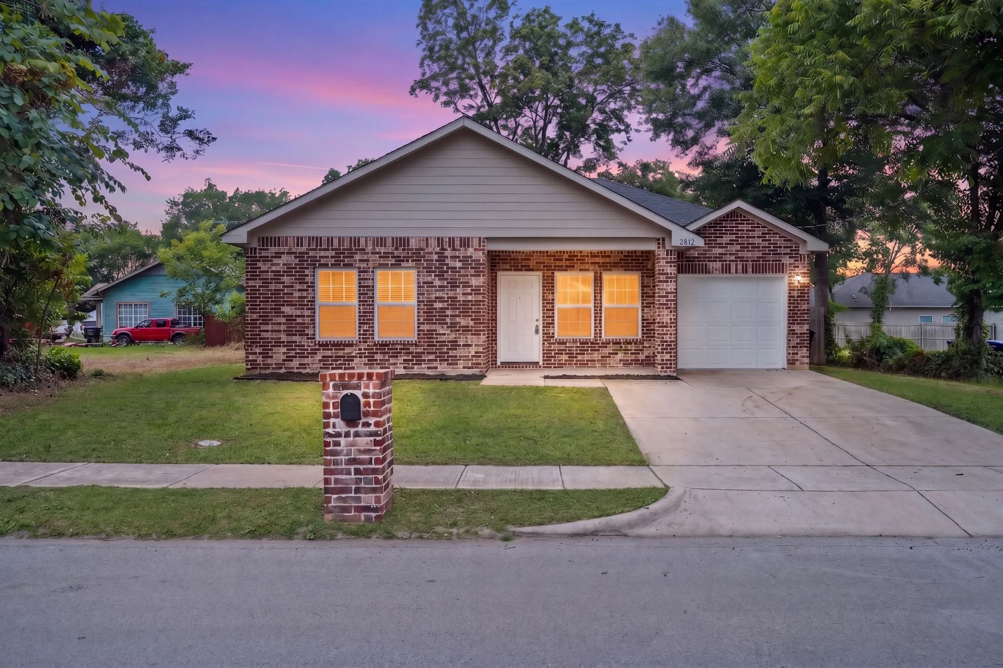 Single Family Residence For Sale in Hunt County , 2812 Bourland Street, Greenville, Texas 75401, 3 Bedroom, 2 Bathroom, 1 Garage spaces, 1,471 Sqft, built in 2020, mls#21285911, Real Estate Agent in Greenville, Homes For Sale in Hunt county, Homes For Sale in Greenville, Realtor in Greenville Texas, Real Estate Brokerage Independent Realty Texas, Luminita Cordes Realtor