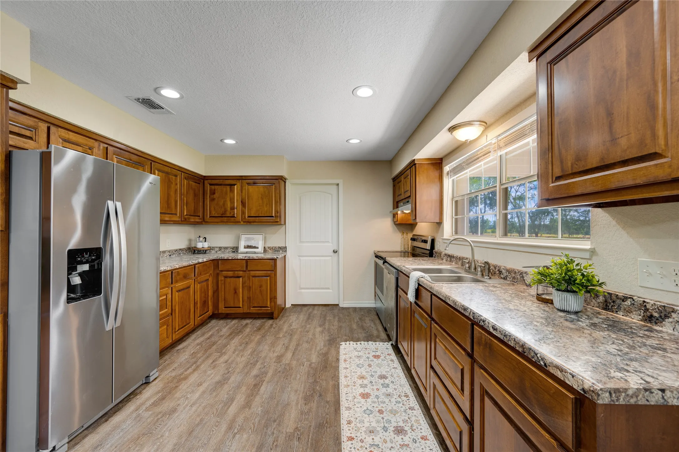 Single Family Residence For Sale in Red River (TX) County , 7350 Farm Road 2573, Clarksville, Texas 75426, 3 Bedrooms, 2 Bathrooms, 2 Garage spaces, 1,770 Sqft, built in 1993, Price $299,900, mls#21285901, Real Estate Agent in Clarksville, Homes For Sale in Red River (TX) county, Homes For Sale in Clarksville, Realtor in Clarksville Texas, Real Estate Brokerage Independent Realty Texas, Luminita Cordes Realtor