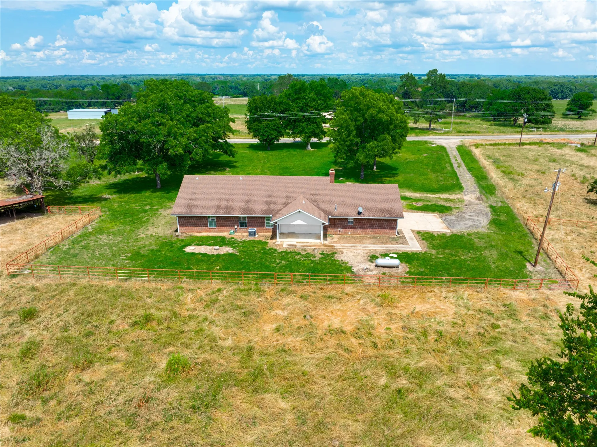 Single Family Residence For Sale in Red River (TX) County , 7350 Farm Road 2573, Clarksville, Texas 75426, 3 Bedrooms, 2 Bathrooms, 2 Garage spaces, 1,770 Sqft, built in 1993, Price $299,900, mls#21285901, Real Estate Agent in Clarksville, Homes For Sale in Red River (TX) county, Homes For Sale in Clarksville, Realtor in Clarksville Texas, Real Estate Brokerage Independent Realty Texas, Luminita Cordes Realtor
