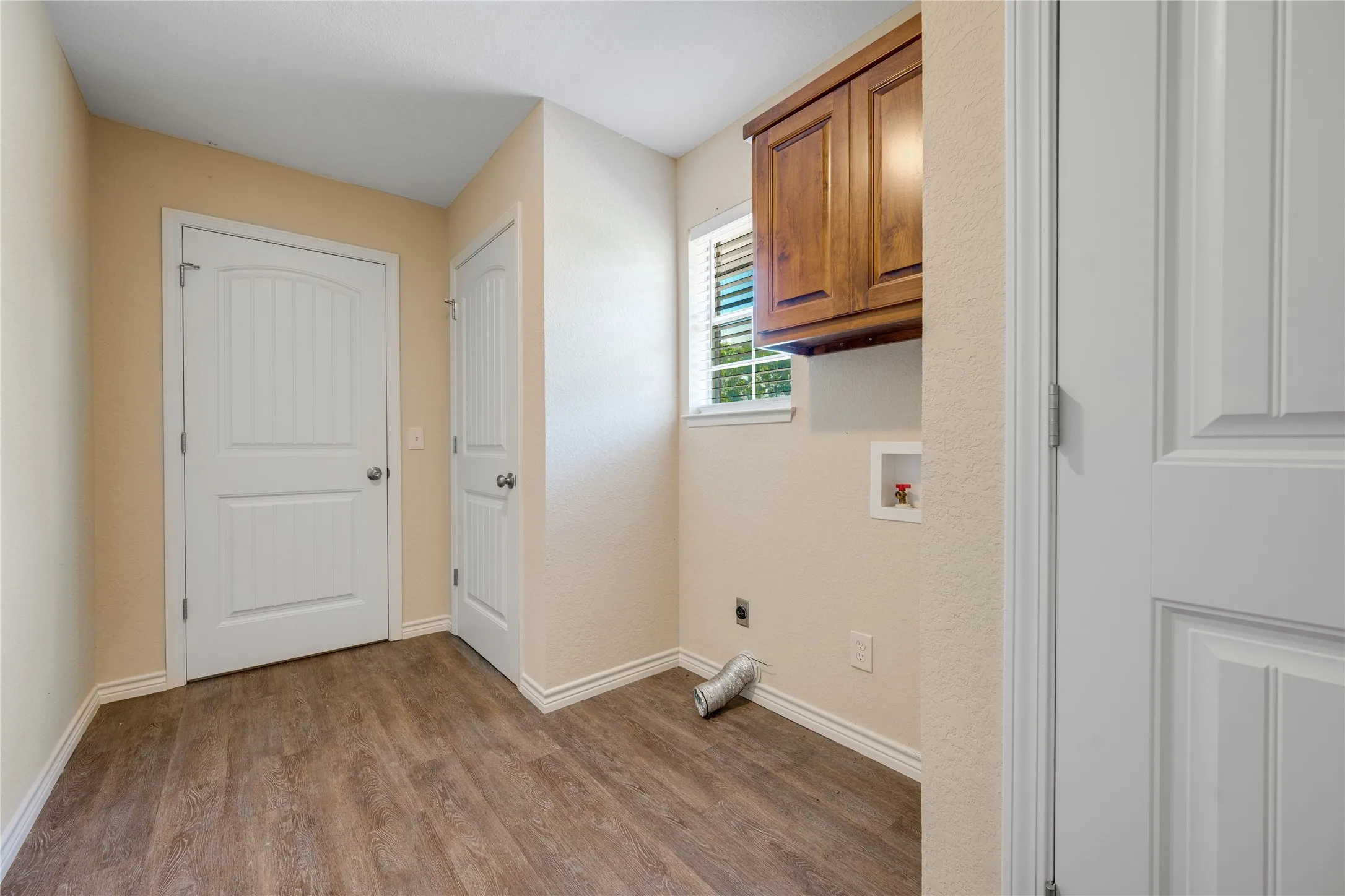 Single Family Residence For Sale in Red River (TX) County , 7350 Farm Road 2573, Clarksville, Texas 75426, 3 Bedrooms, 2 Bathrooms, 2 Garage spaces, 1,770 Sqft, built in 1993, Price $299,900, mls#21285901, Real Estate Agent in Clarksville, Homes For Sale in Red River (TX) county, Homes For Sale in Clarksville, Realtor in Clarksville Texas, Real Estate Brokerage Independent Realty Texas, Luminita Cordes Realtor
