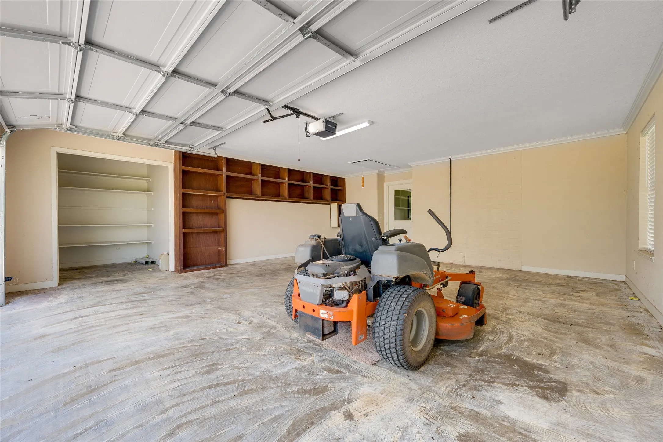 Single Family Residence For Sale in Red River (TX) County , 7350 Farm Road 2573, Clarksville, Texas 75426, 3 Bedrooms, 2 Bathrooms, 2 Garage spaces, 1,770 Sqft, built in 1993, Price $299,900, mls#21285901, Real Estate Agent in Clarksville, Homes For Sale in Red River (TX) county, Homes For Sale in Clarksville, Realtor in Clarksville Texas, Real Estate Brokerage Independent Realty Texas, Luminita Cordes Realtor